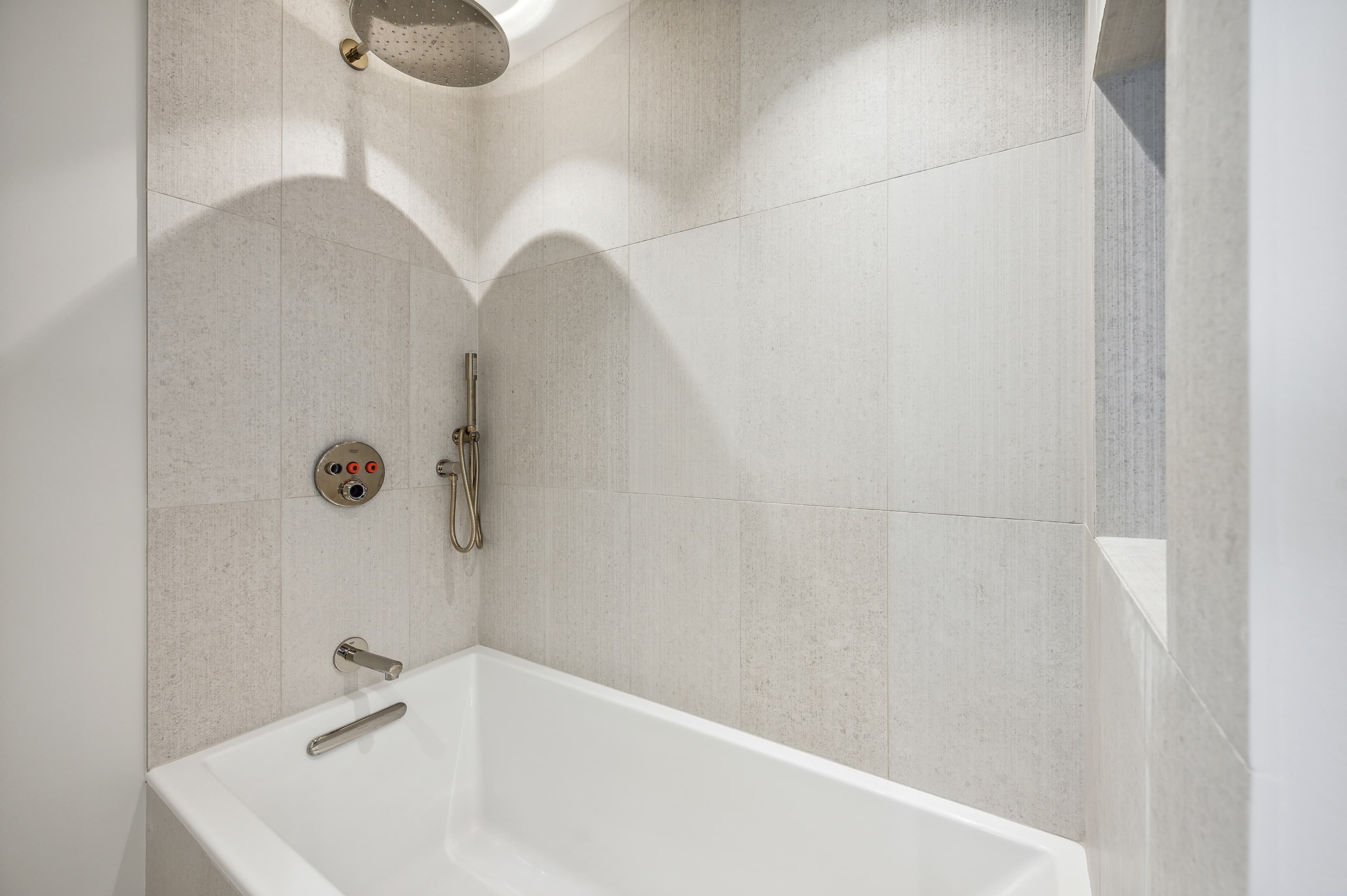 161 E Chicago Avenue Unit# 60M1-N2 - Photo 39