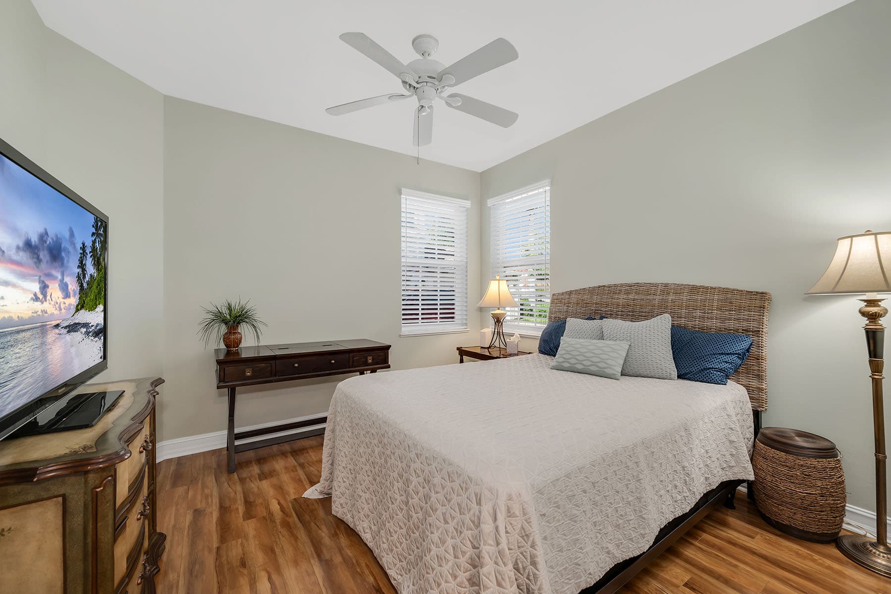 1285 Rialto Way  - Photo 4
