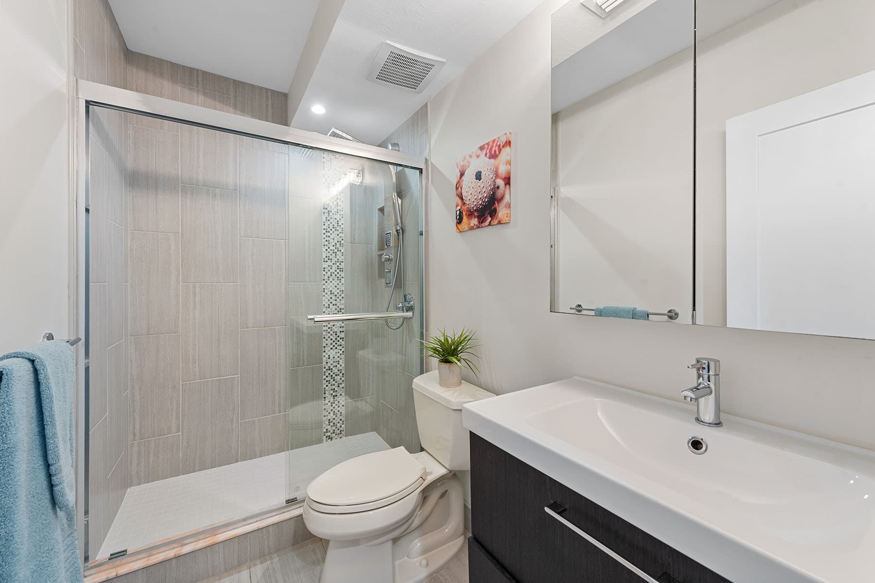 220 Seaview Court  - Photo 7
