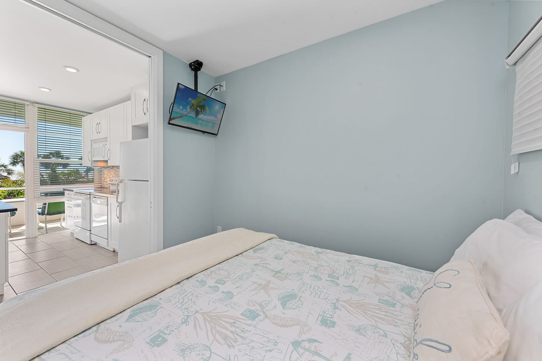 220 Seaview Court  - Photo 8