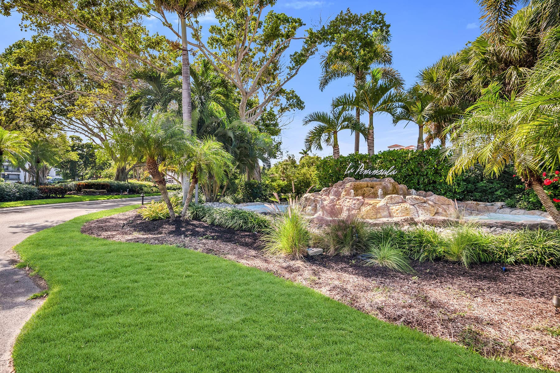 533 La Peninsula Boulevard  - Photo 8