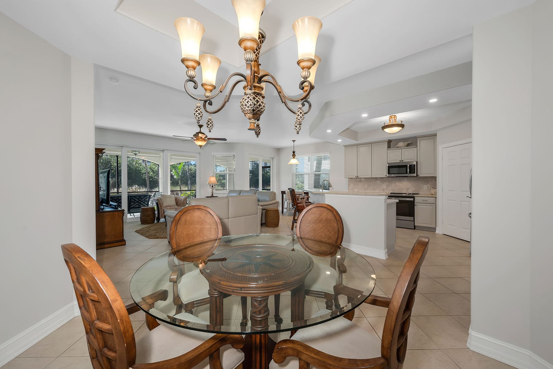 1285 Rialto Way  - Photo 10