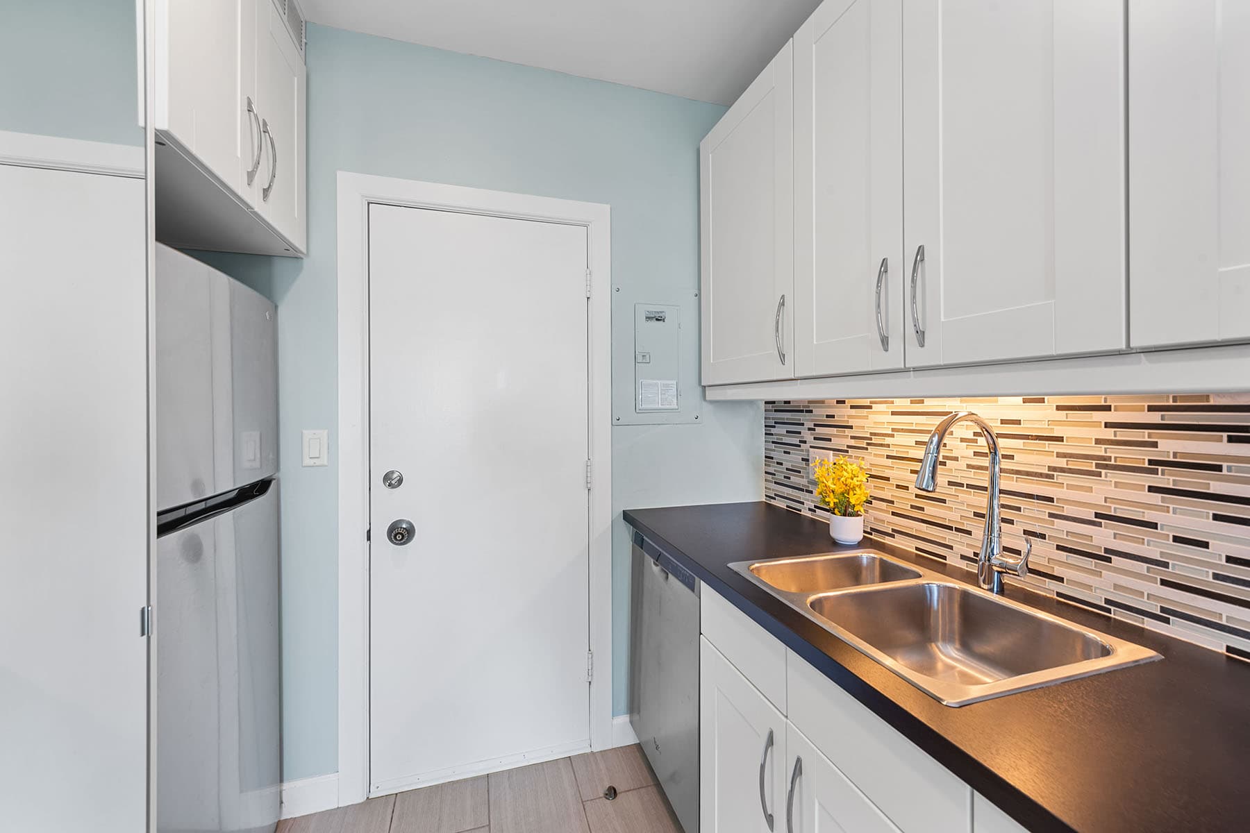 220 Seaview Court  - Photo 12