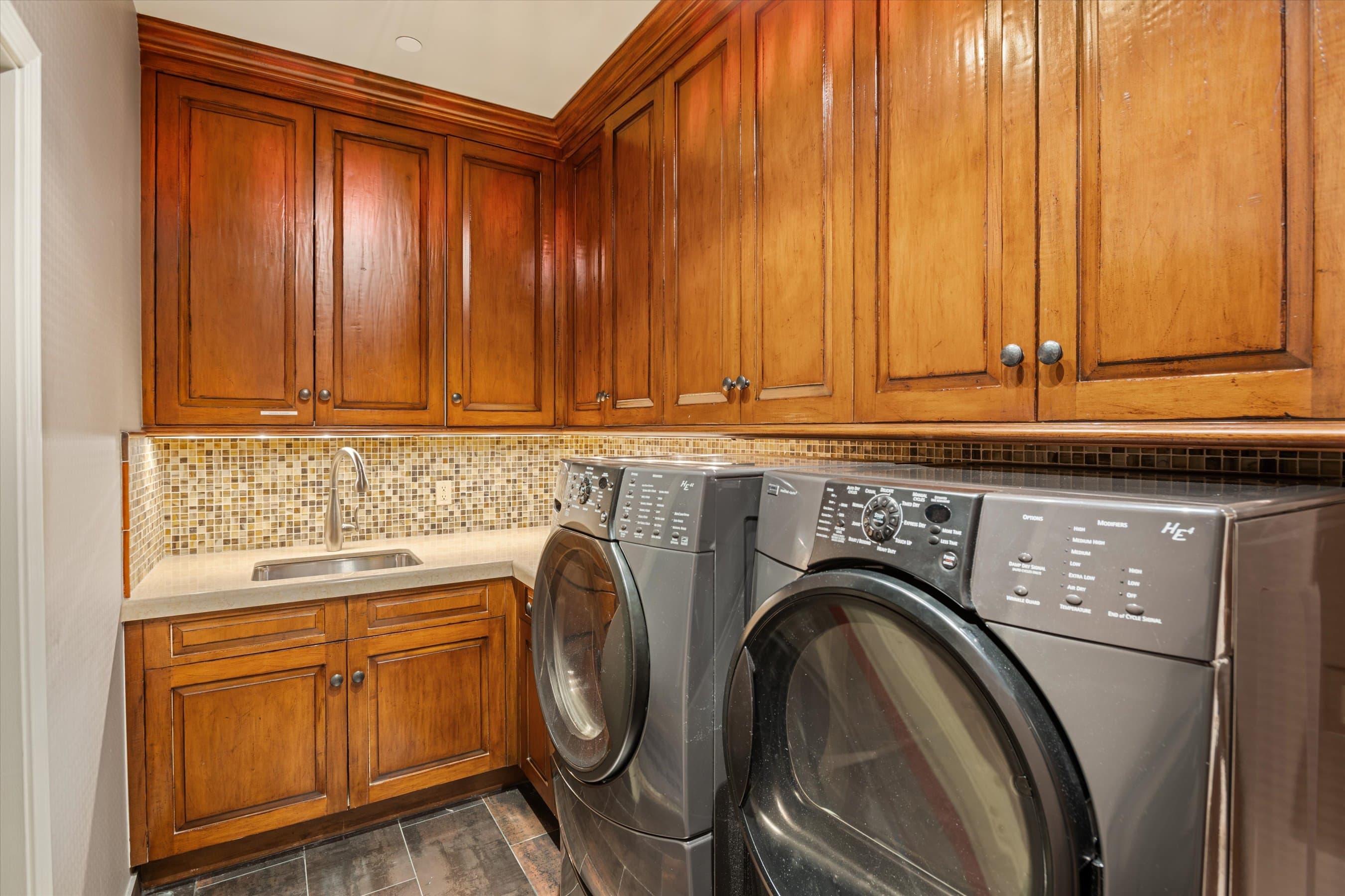 303 W Hopkins Avenue, Aspen, CO 81611 - Photo 2