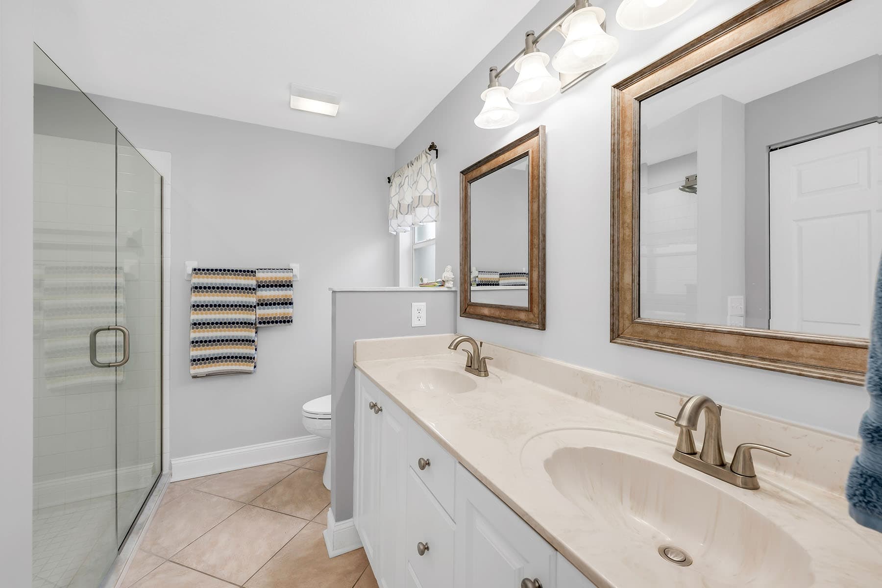 1724 Royal Circle  - Photo 10
