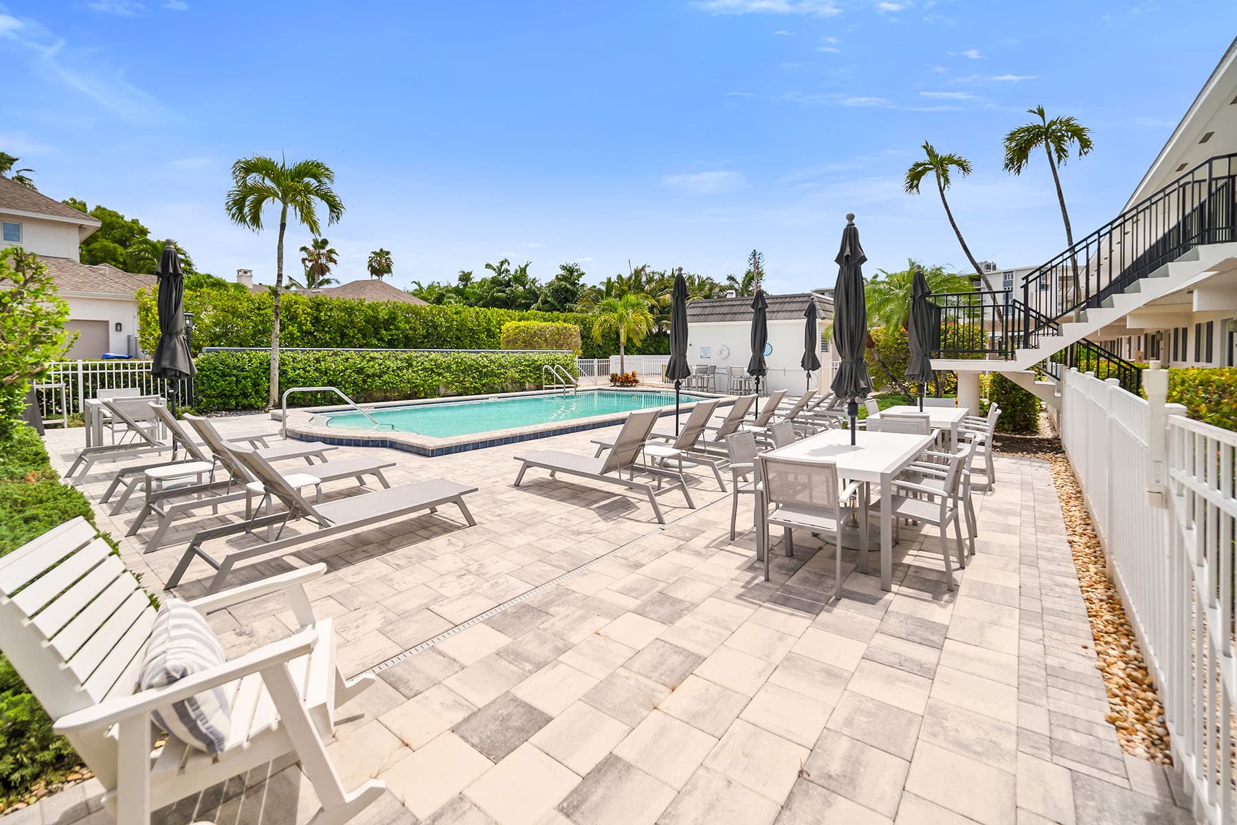 290 Banyan Boulevard  - Photo 8