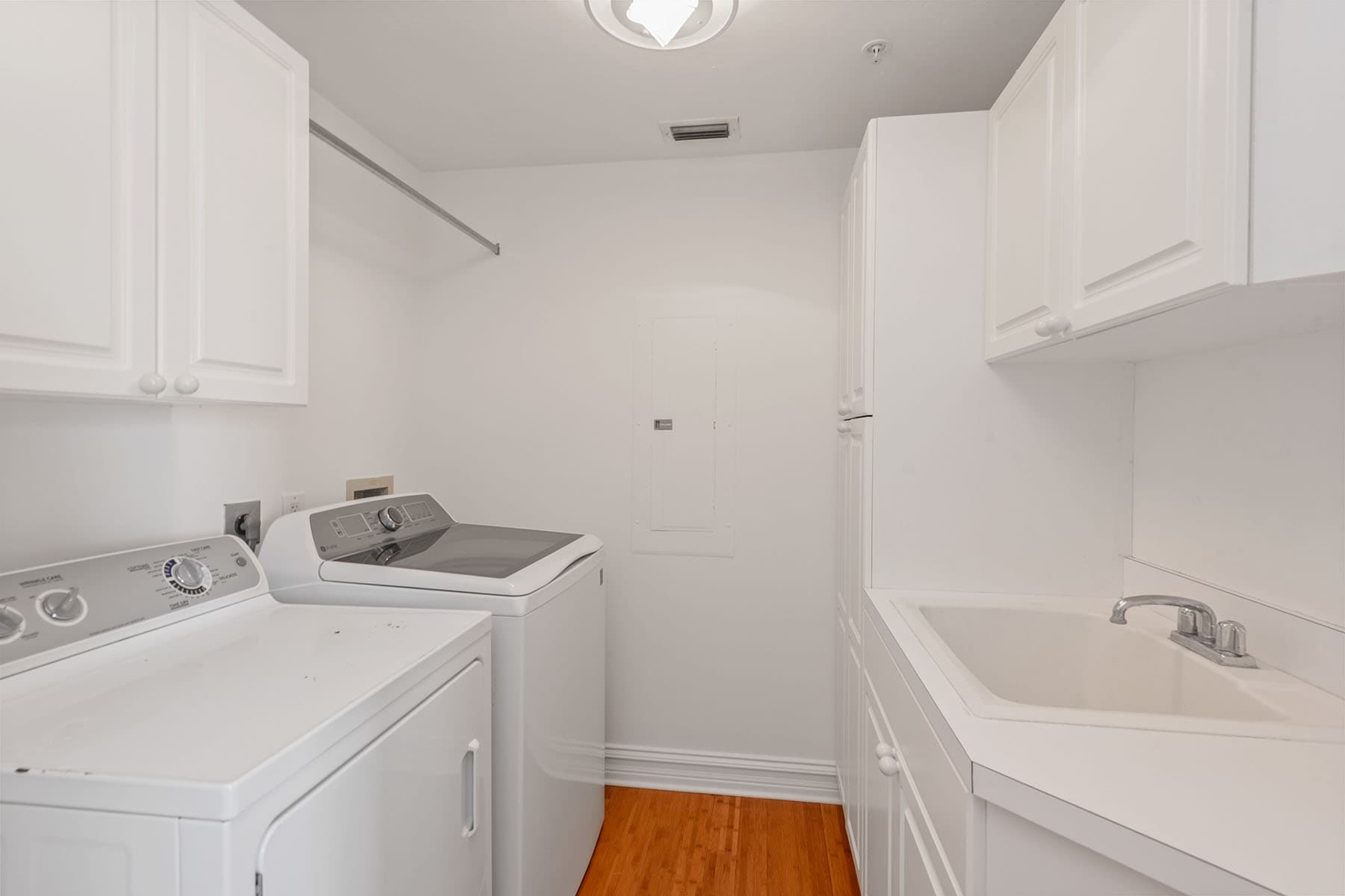 60 Seagate Drive  - Photo 4
