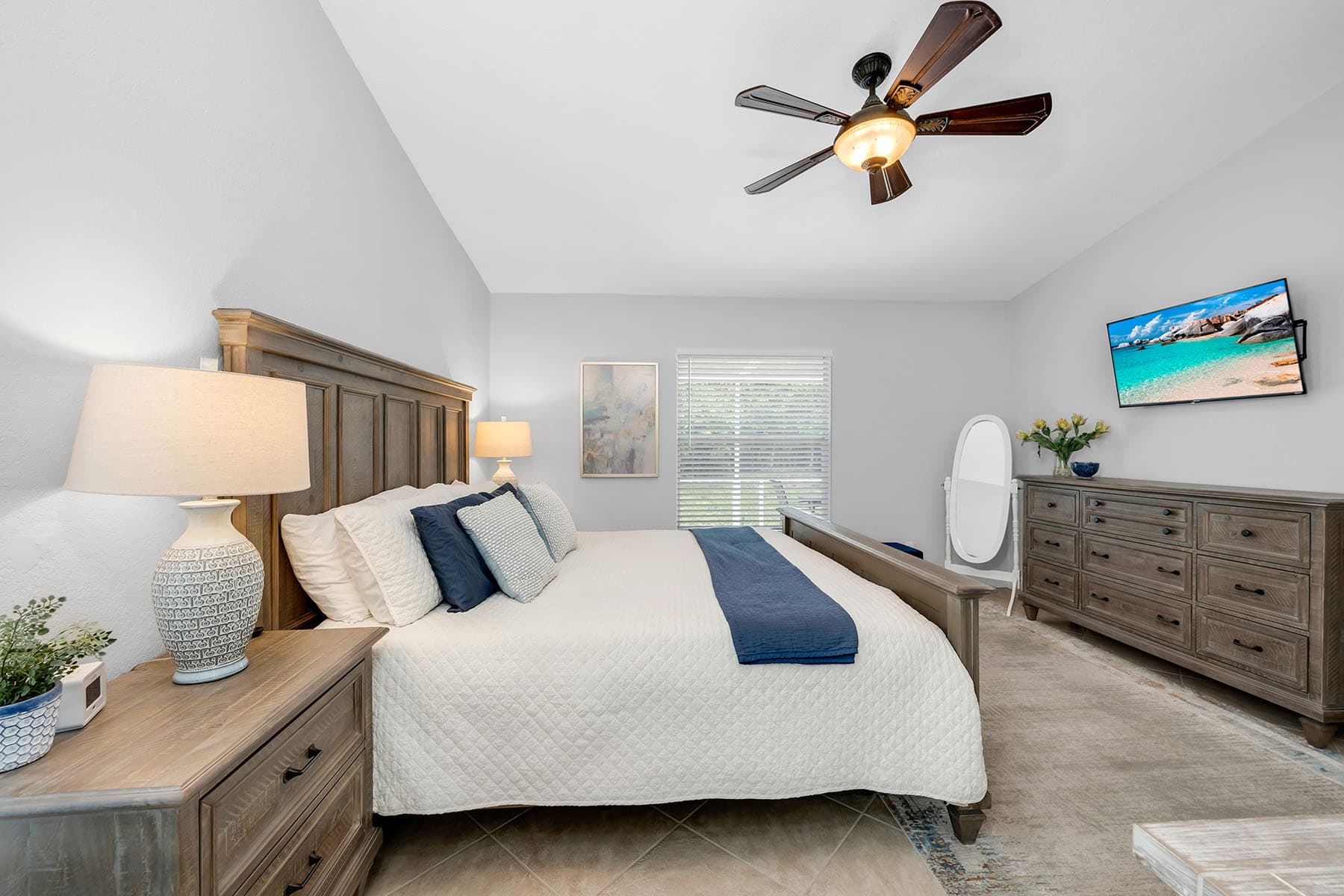 1724 Royal Circle  - Photo 9