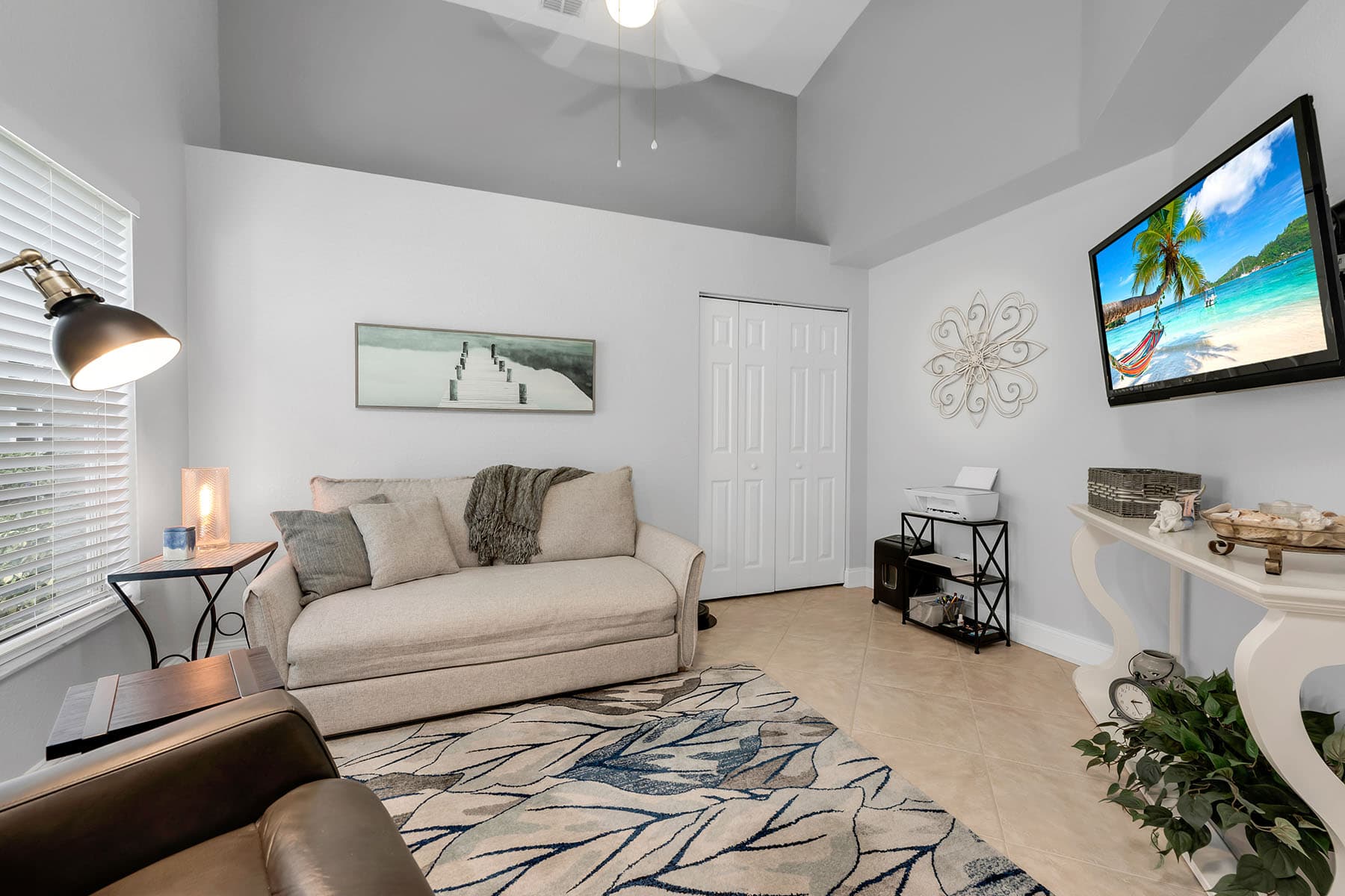 1724 Royal Circle  - Photo 3