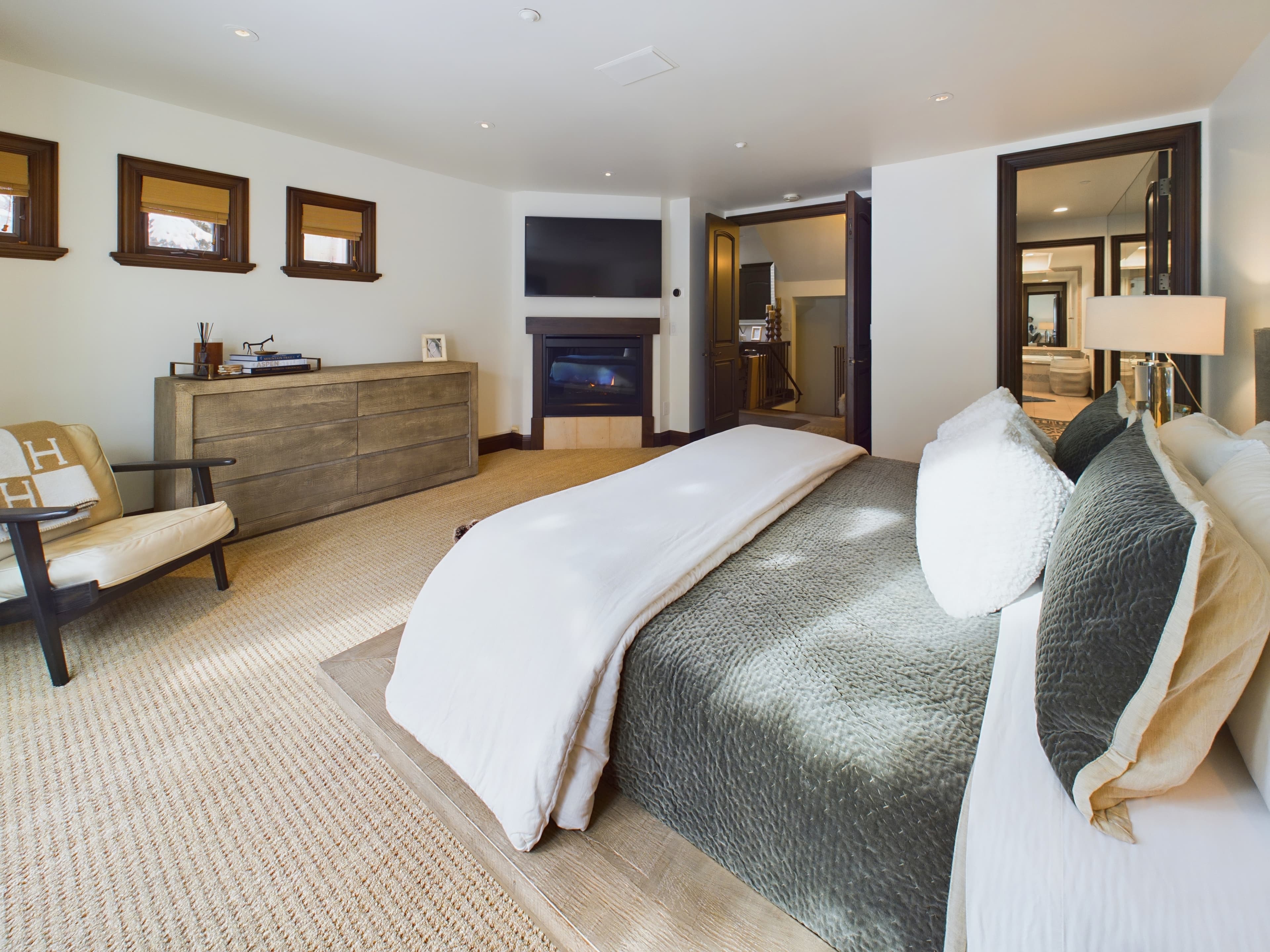 910 E Cooper Avenue, Aspen, CO 81611 - Photo 4