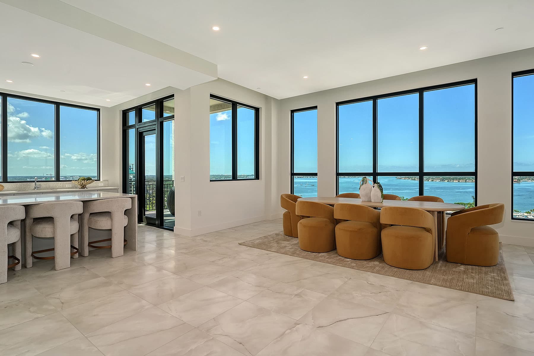 33 S Palm Avenue  - Photo 2