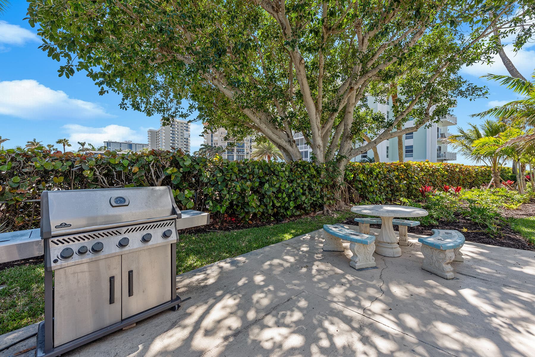 220 Seaview Court  - Photo 12