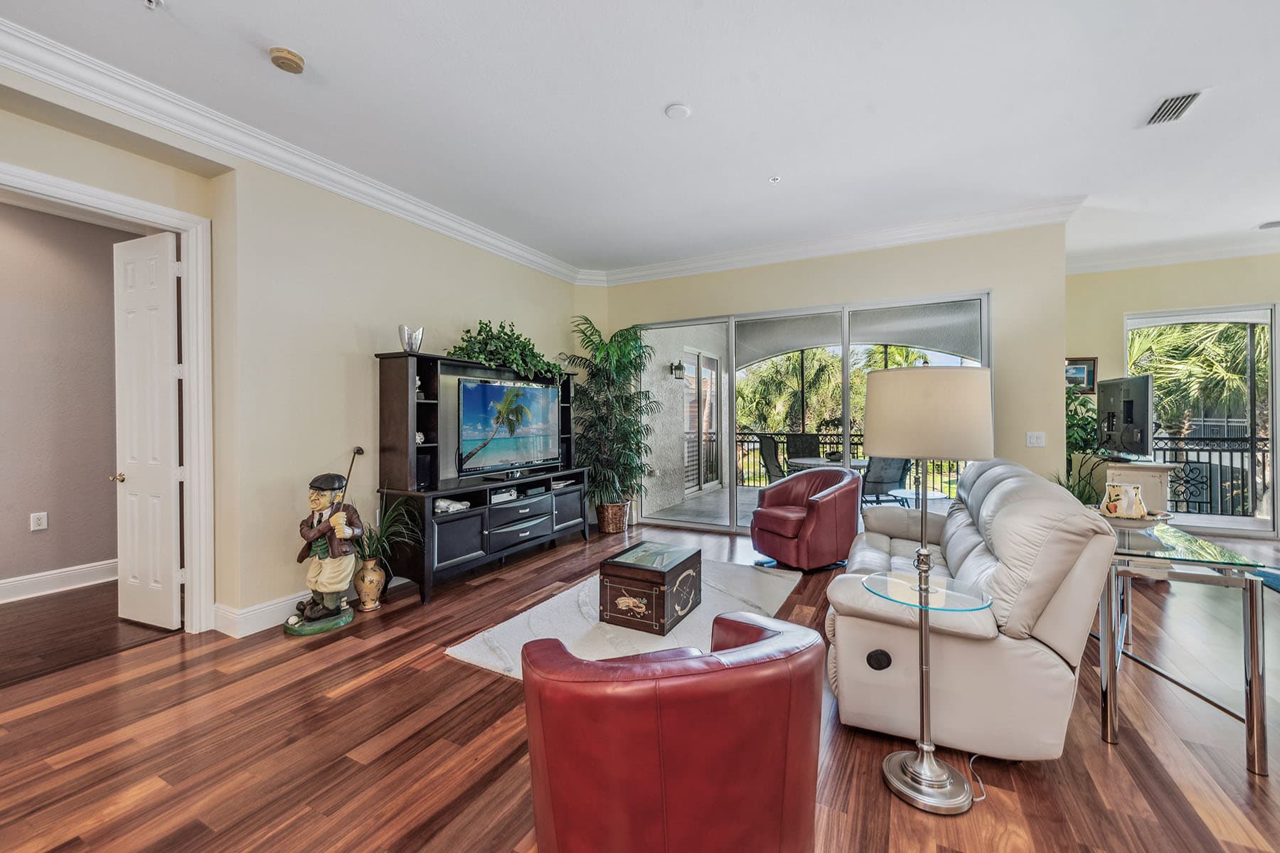 3189 Aviamar Circle  - Photo 9