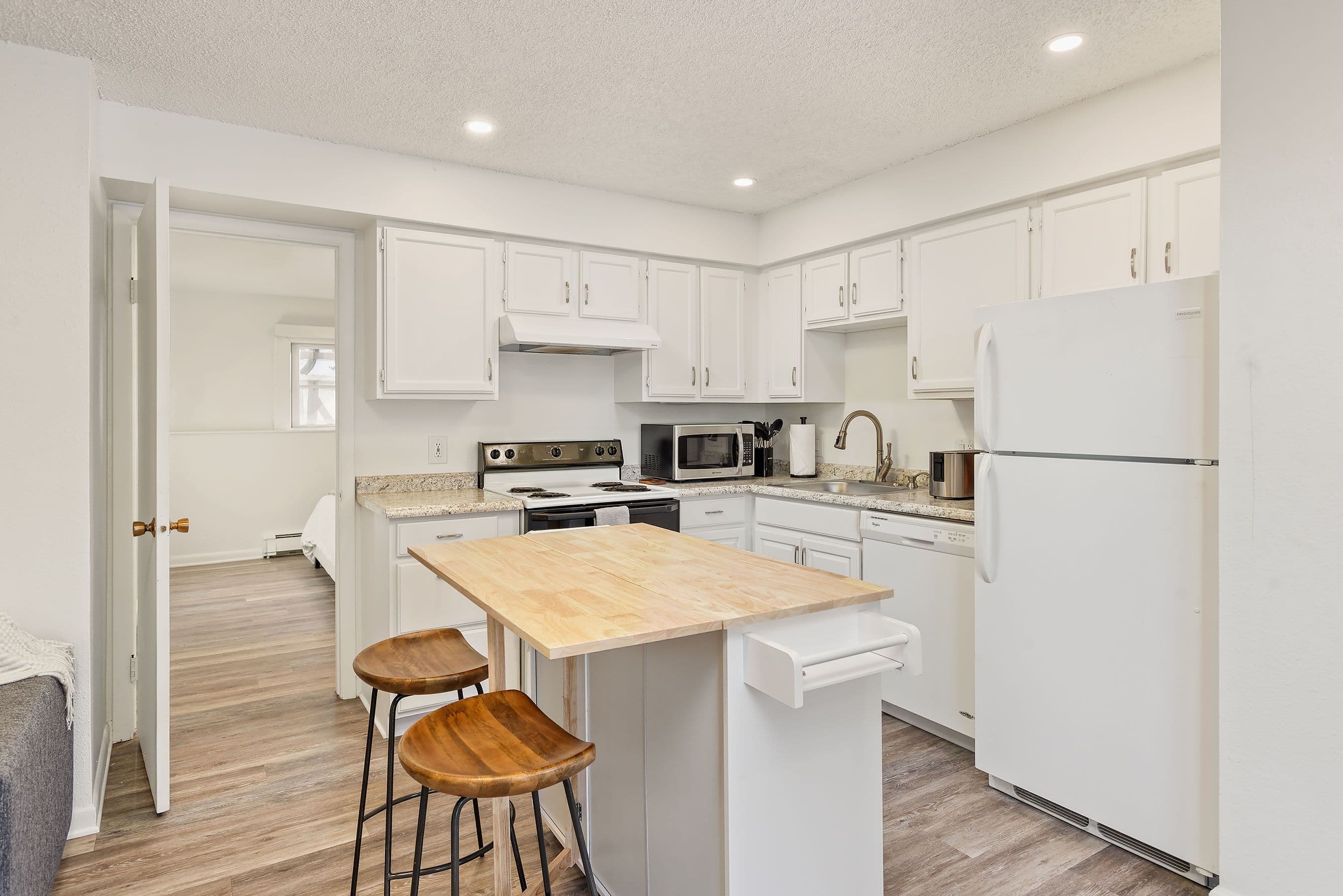 424 Park Circle Unit B, Aspen, CO 81611 - Photo 3