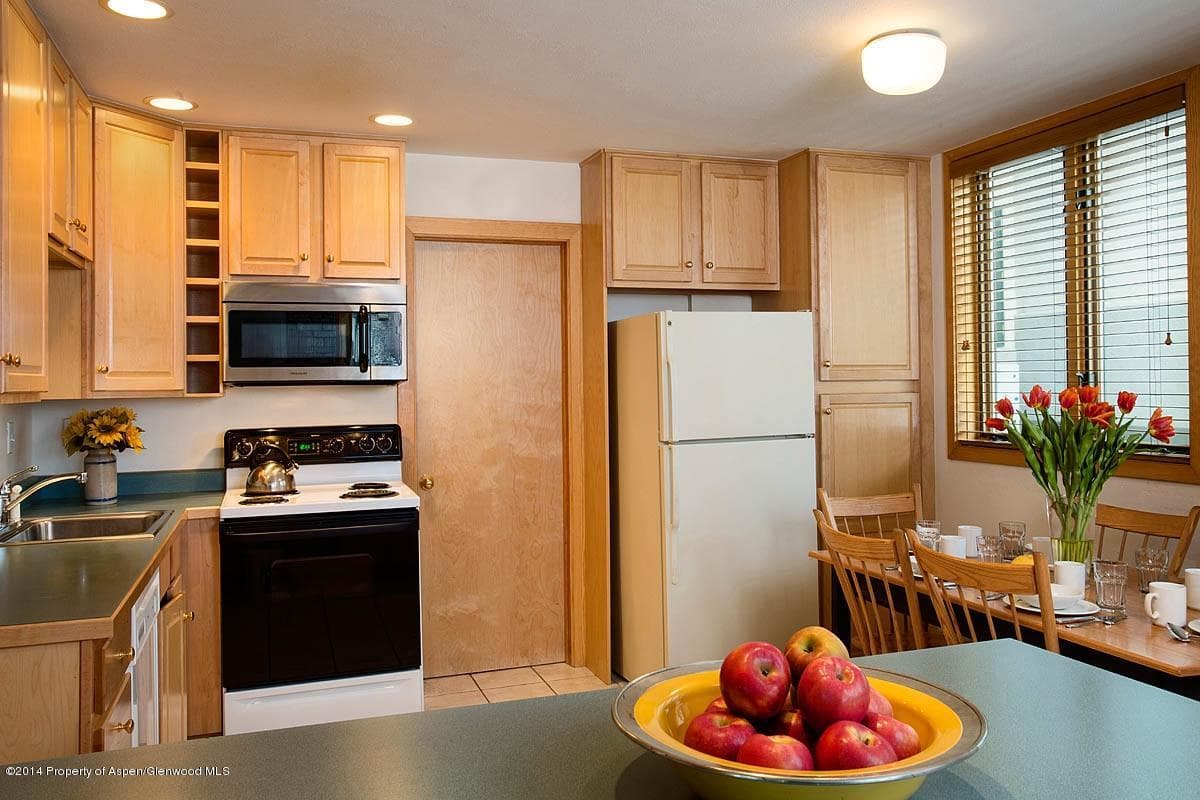 135 Carriage Way 29, Snowmass Village, CO 81615 - Photo 3