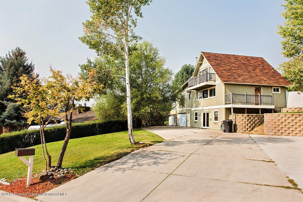 864 Ledford Street, Craig, CO 81625 - Photo 2