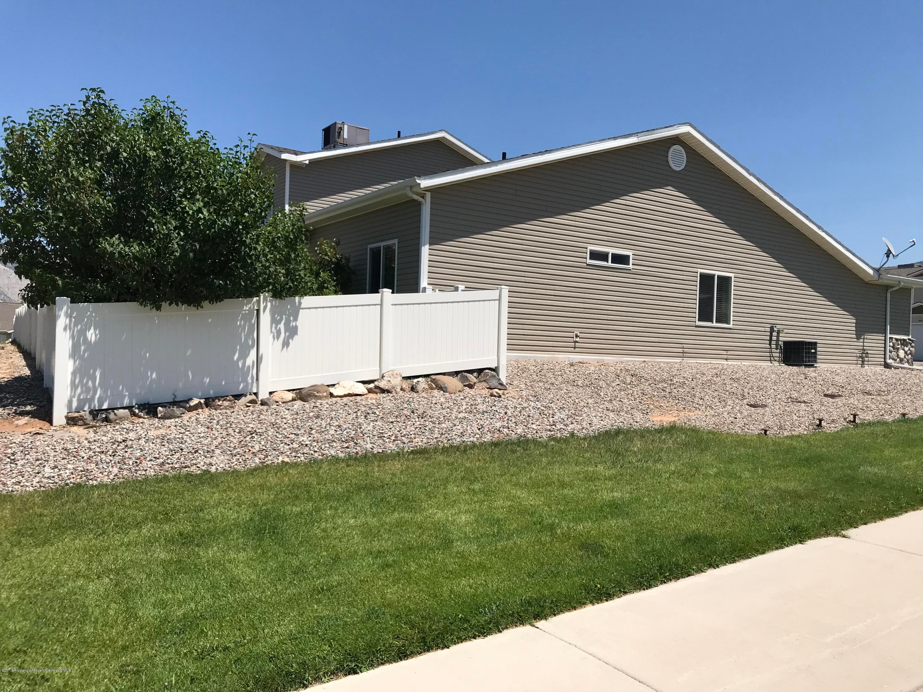11 Jessica Lane, Battlement Mesa, CO 81635 - Photo 4