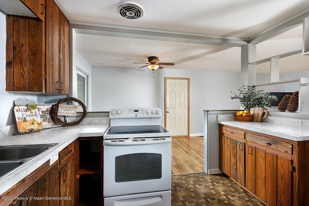 1111 Riverview Drive, Glenwood Springs, CO 81601 - Photo 9