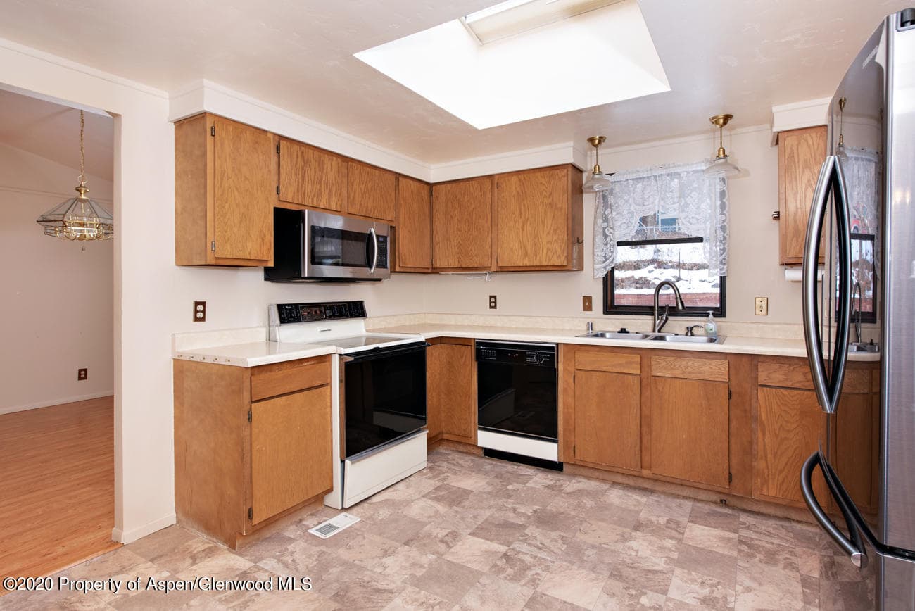 748 Lincoln Avenue, Glenwood Springs, CO 81601 - Photo 5
