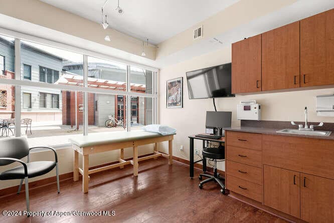 101 FOUNDERS Place 104 & 105, Aspen, CO 81611 - Photo 11
