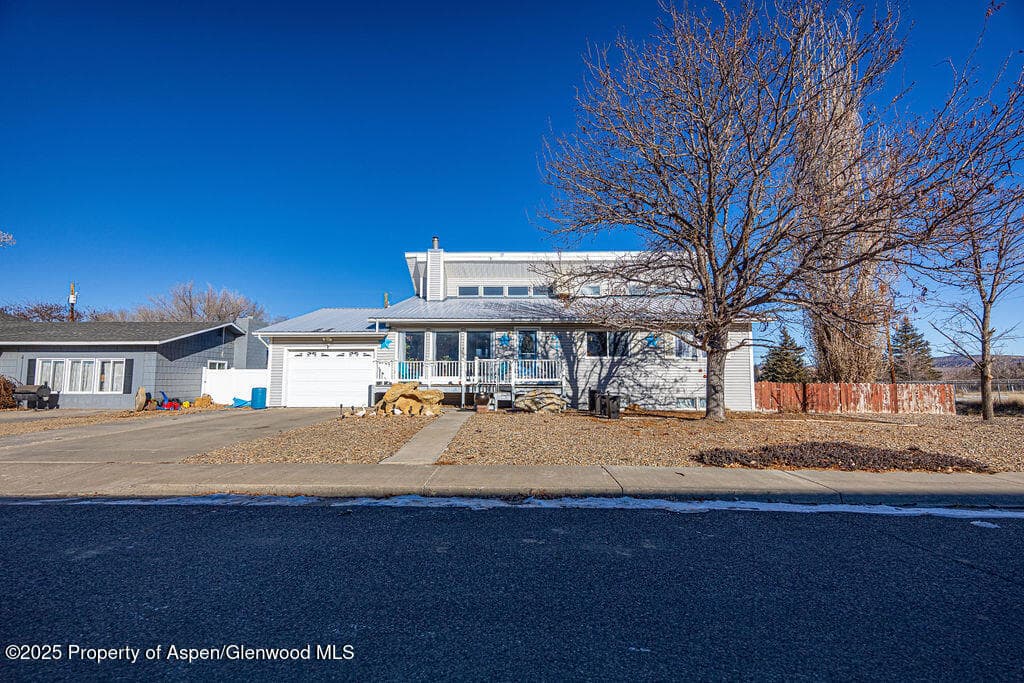 298 Middle Street, Rangely, CO 81648 - Photo 2