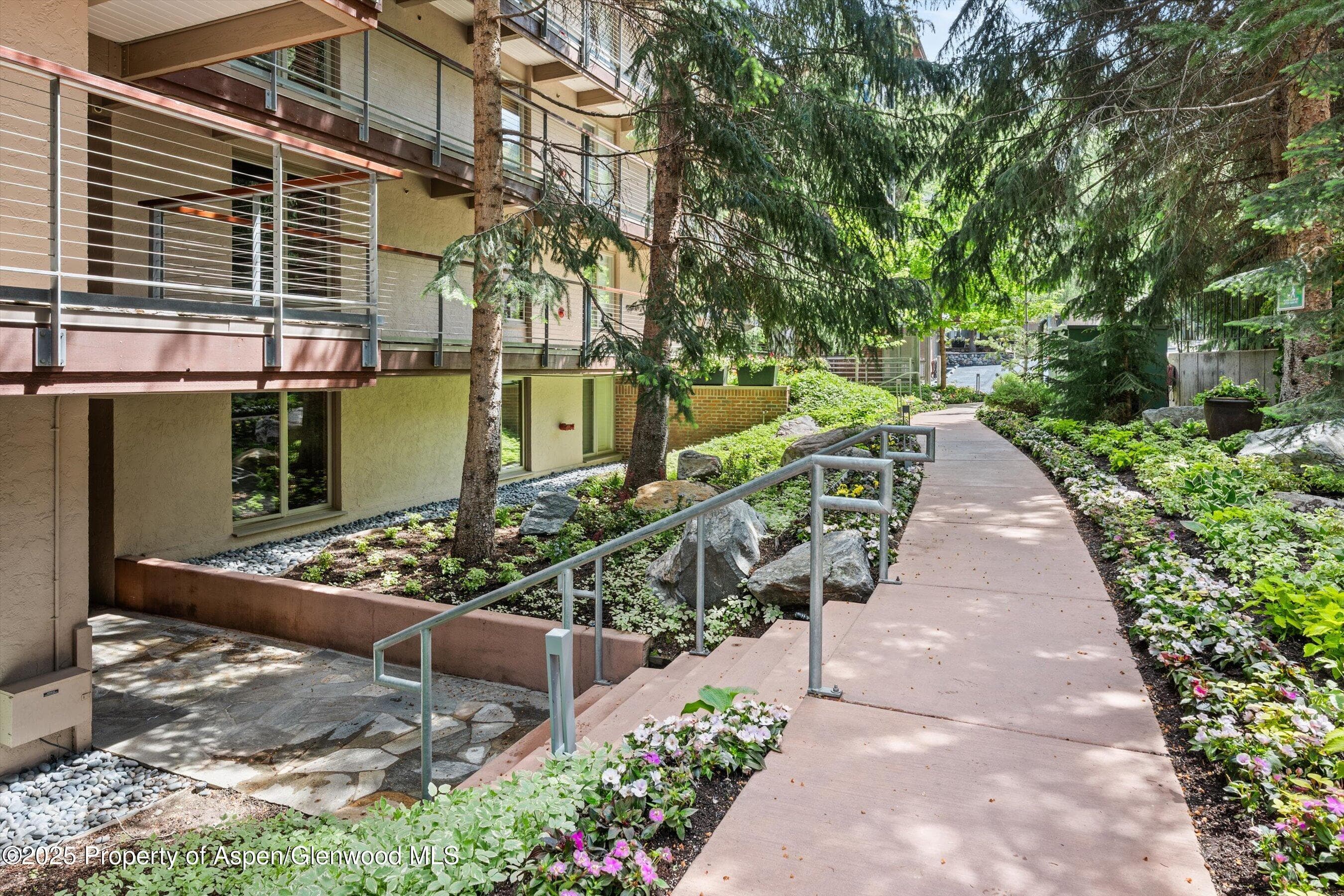 1034 E Cooper Avenue 16, Aspen, CO 81611 - Photo 18