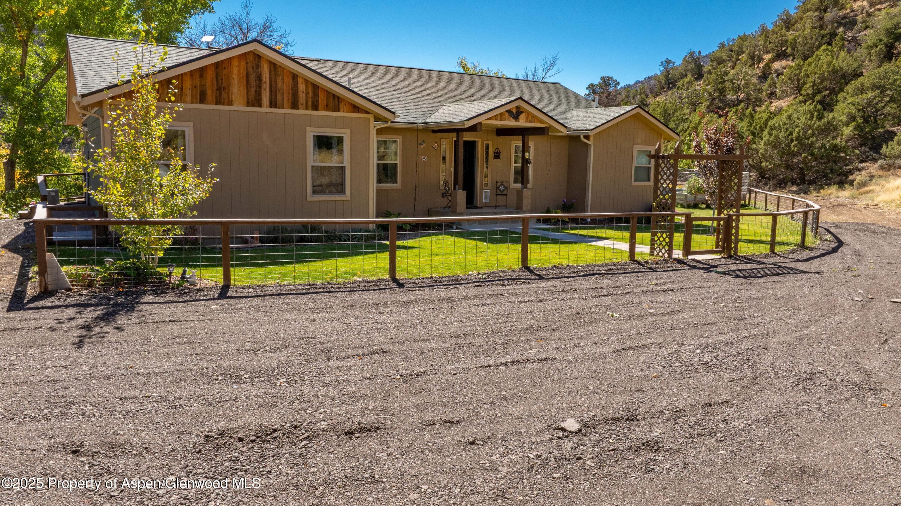 3211 County Road 237, Silt, CO 81652 - Photo 4