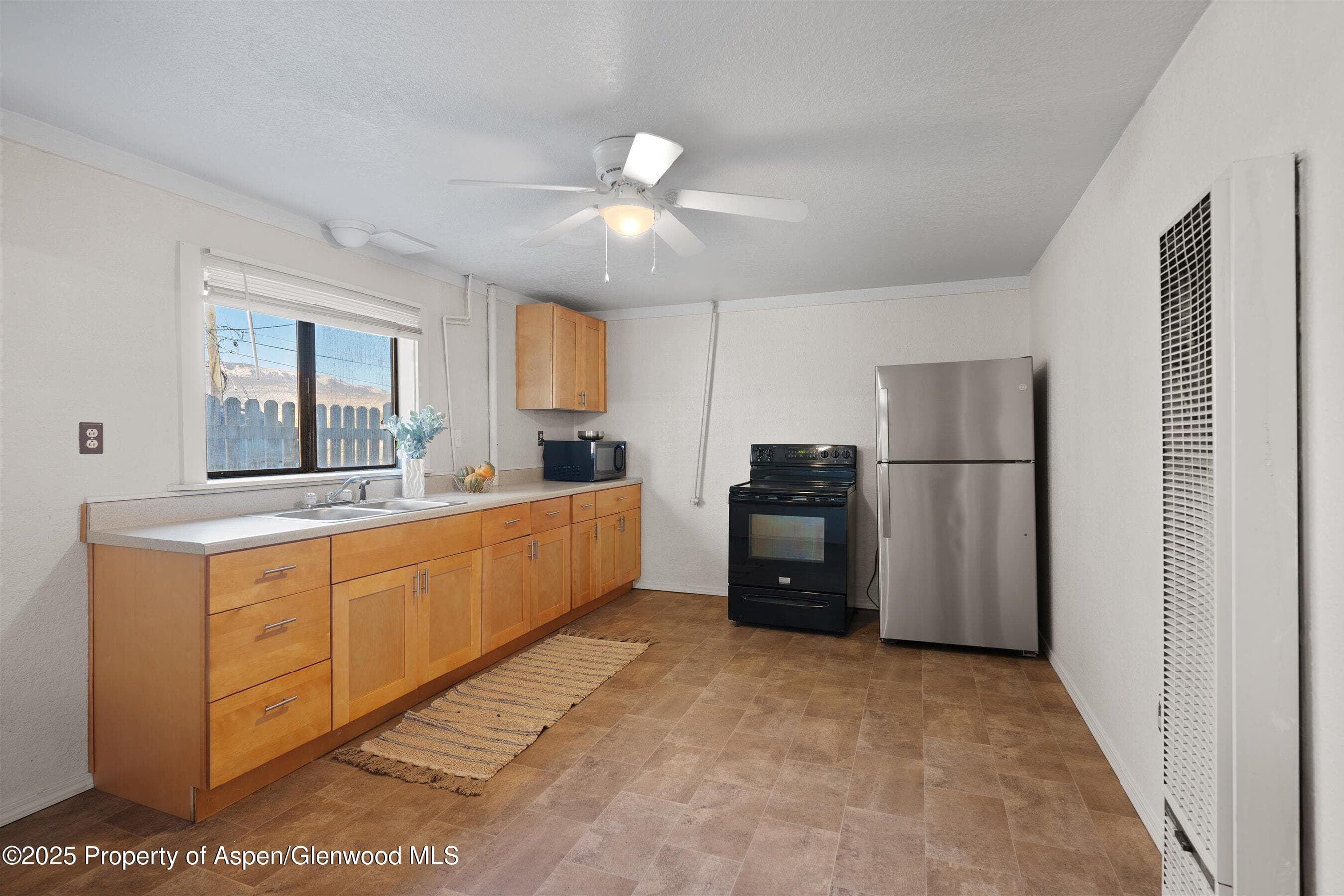 411 E 1st Street, Rifle, CO 81650 - Photo 18