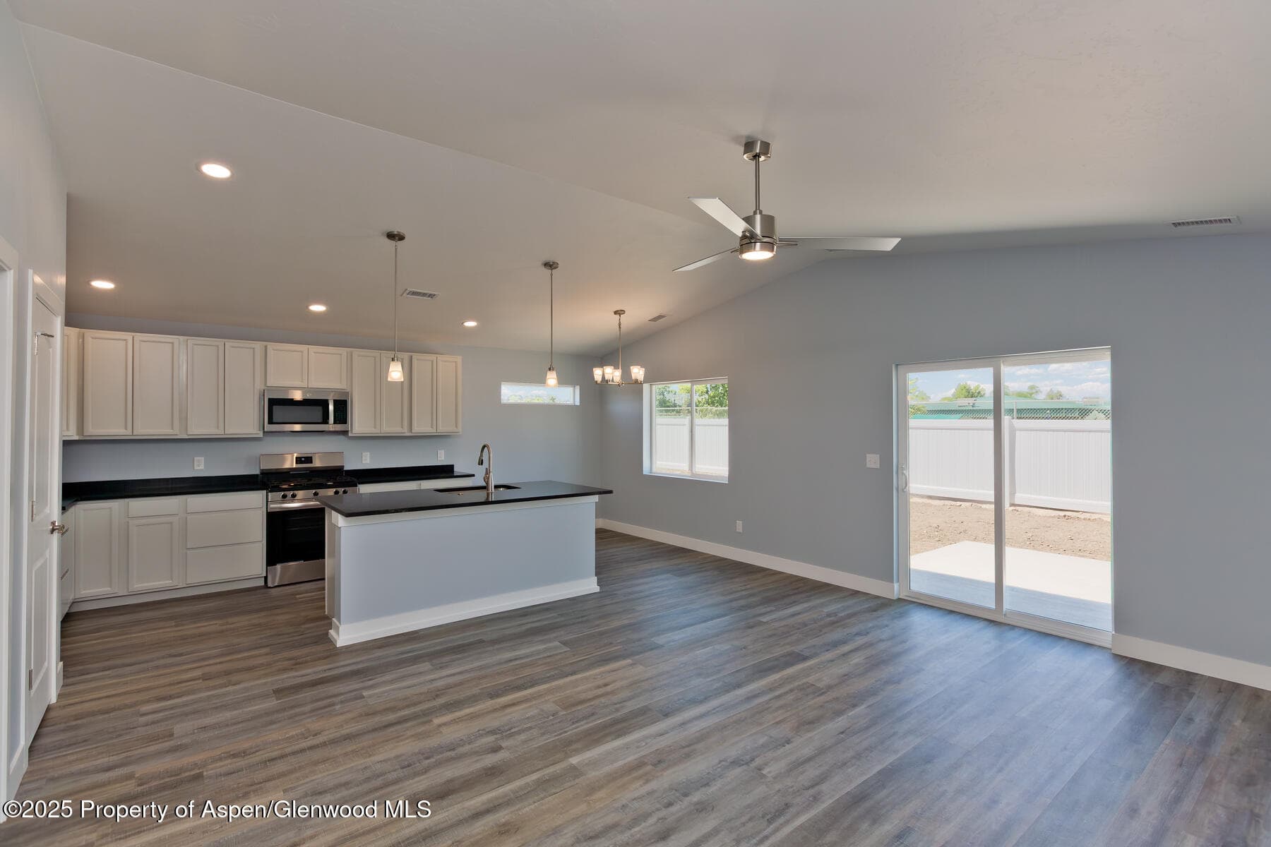 625 Nuvue Street, Delta, CO 81416 - Photo 2
