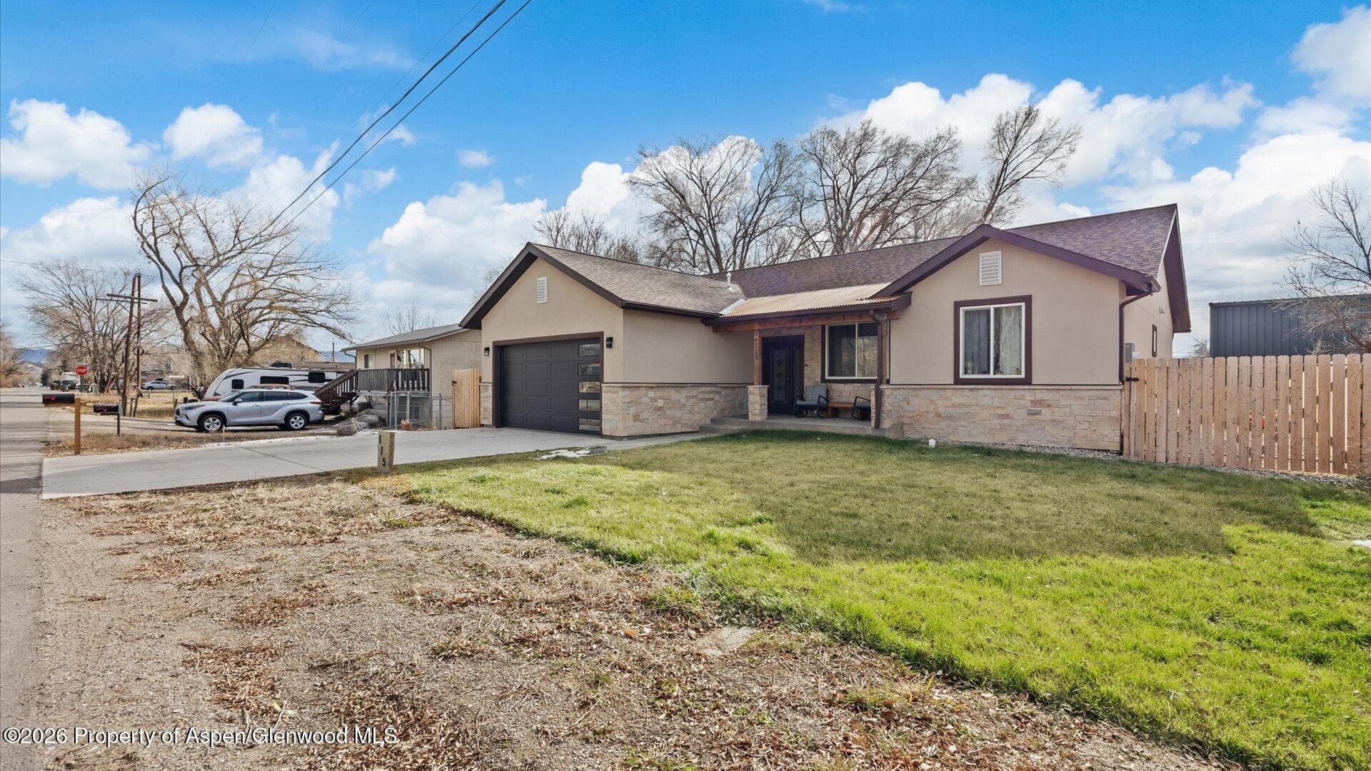 115 W Home Avenue, Silt, CO 81652 - Photo 2