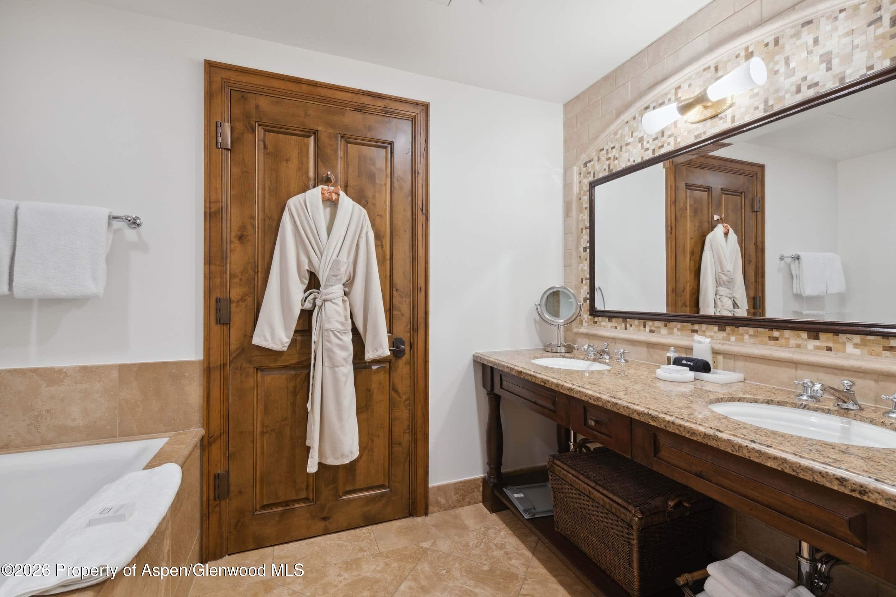 415 E Dean Street 23a, Week 8, Aspen, CO 81611 - Photo 4