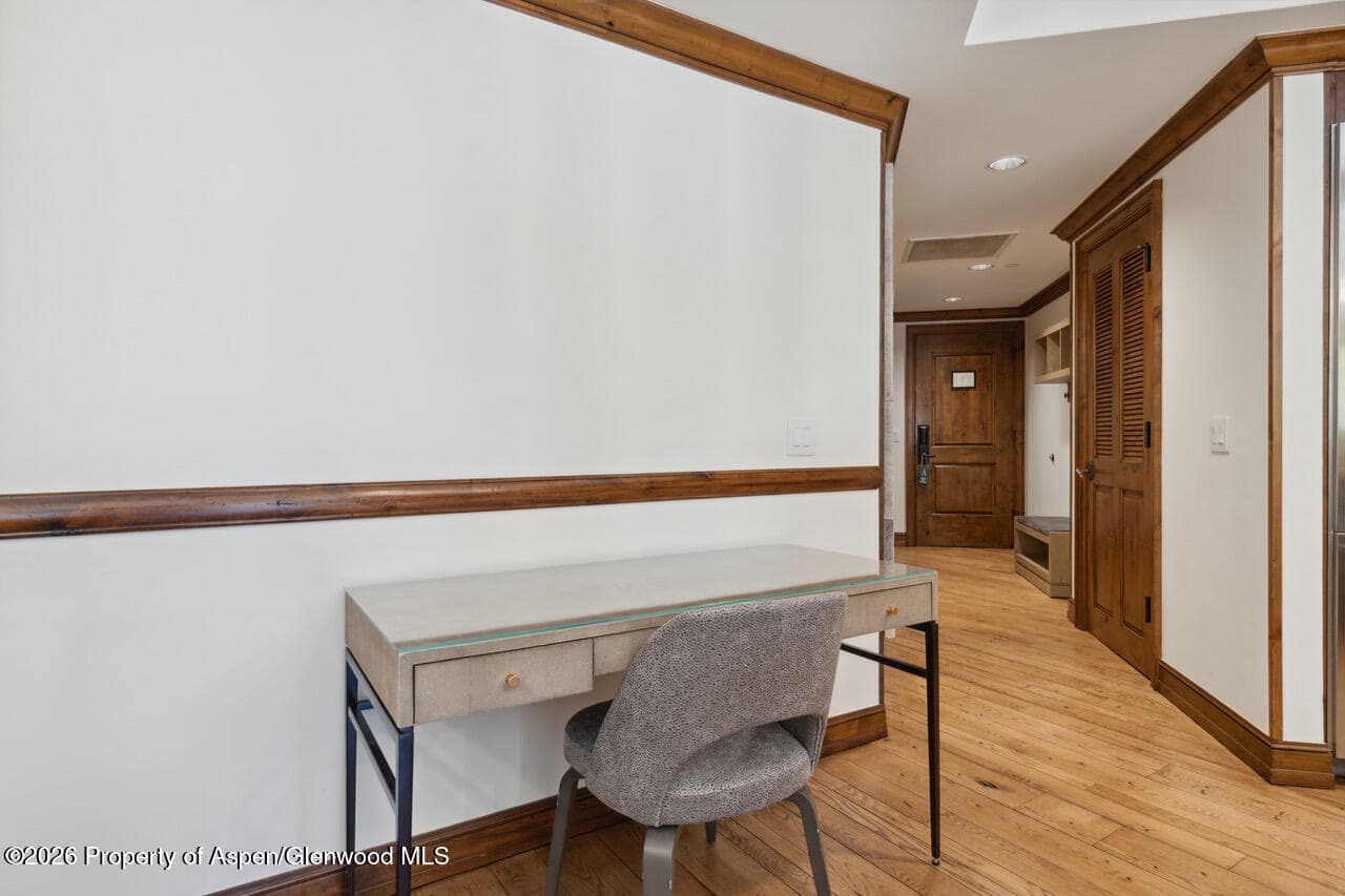 415 E Dean St., Unit 33, Week 32, Aspen, CO 81611 - Photo 12