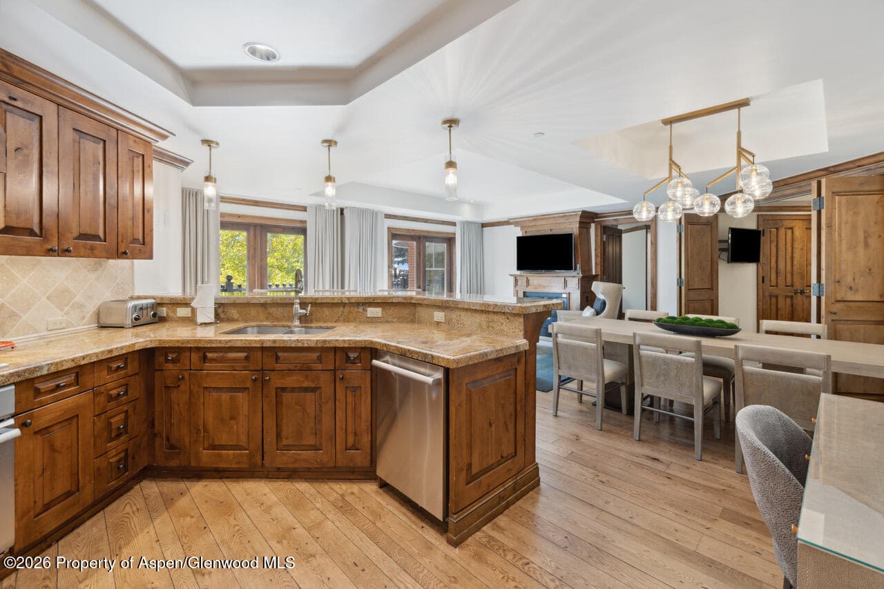 415 E Dean St., Unit 33, Week 32, Aspen, CO 81611 - Photo 4