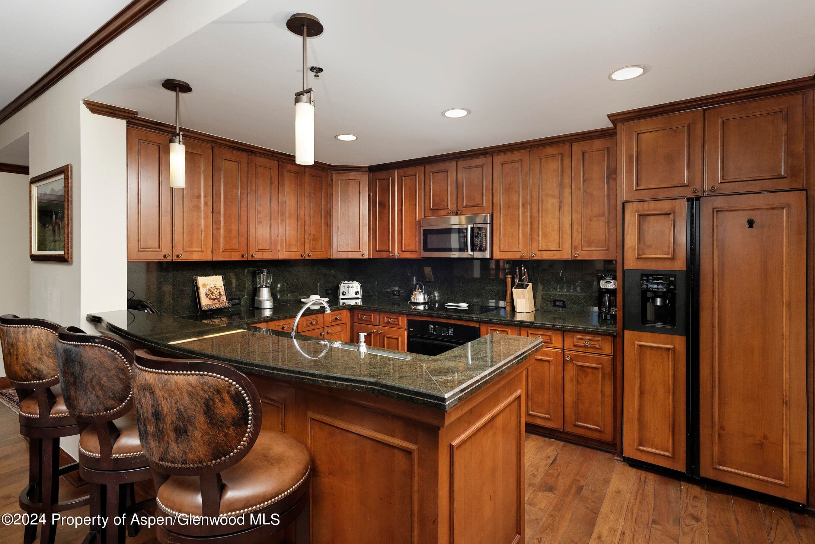 197 Prospector Road 2303 Fw 22,23,50 + Fl, Aspen, CO 81611 - Photo 4