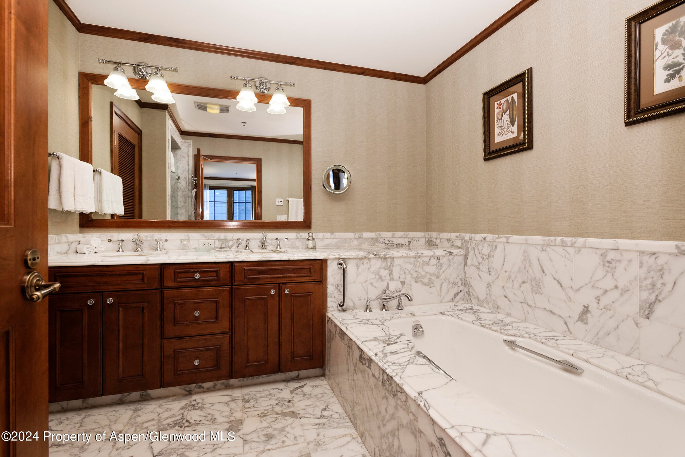 197 Prospector Road 2303 Fw 22,23,50 + Fl, Aspen, CO 81611 - Photo 6