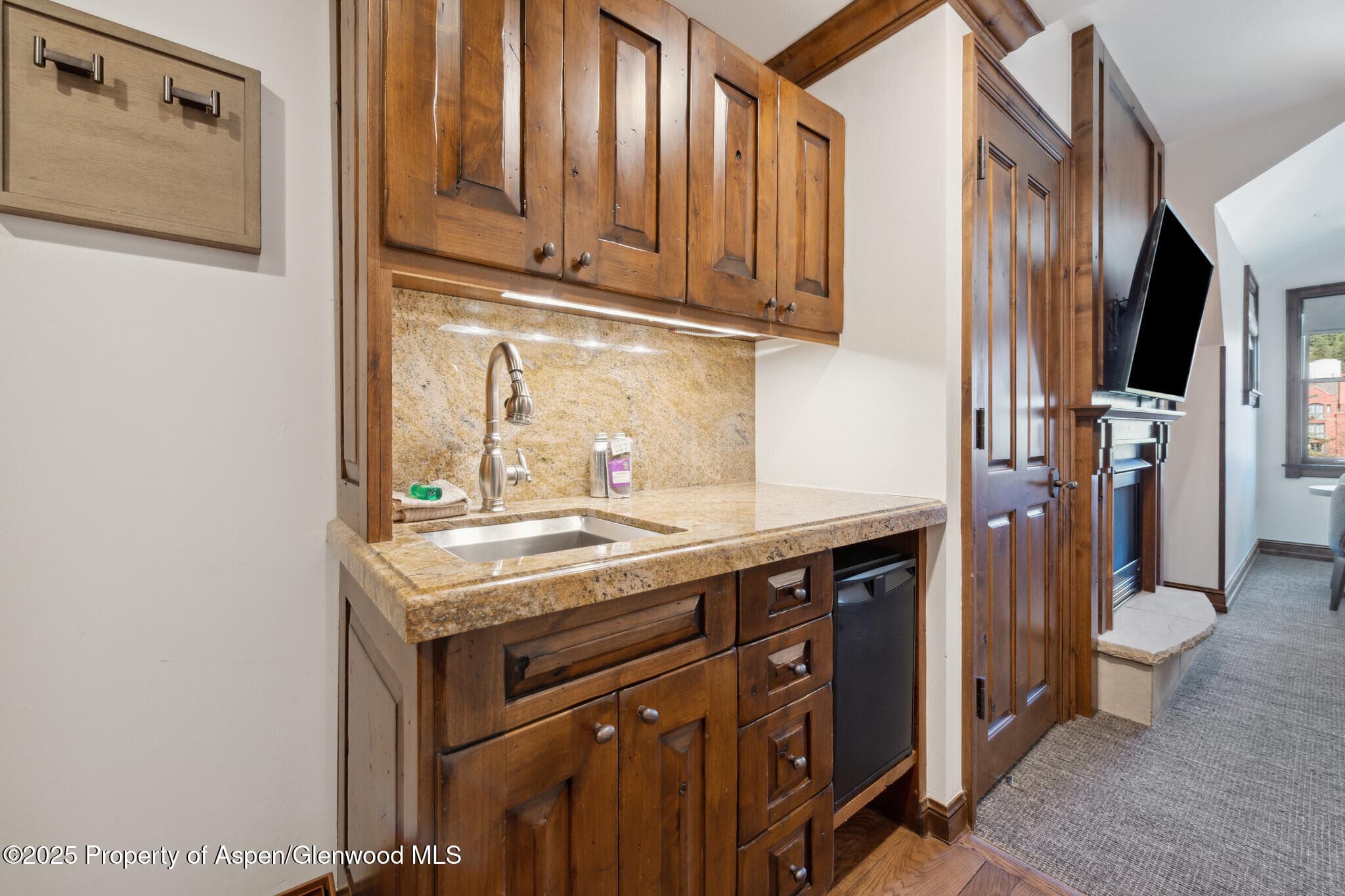 415 E Dean St, Unit 48, Week 8, Aspen, CO 81611 - Photo 22