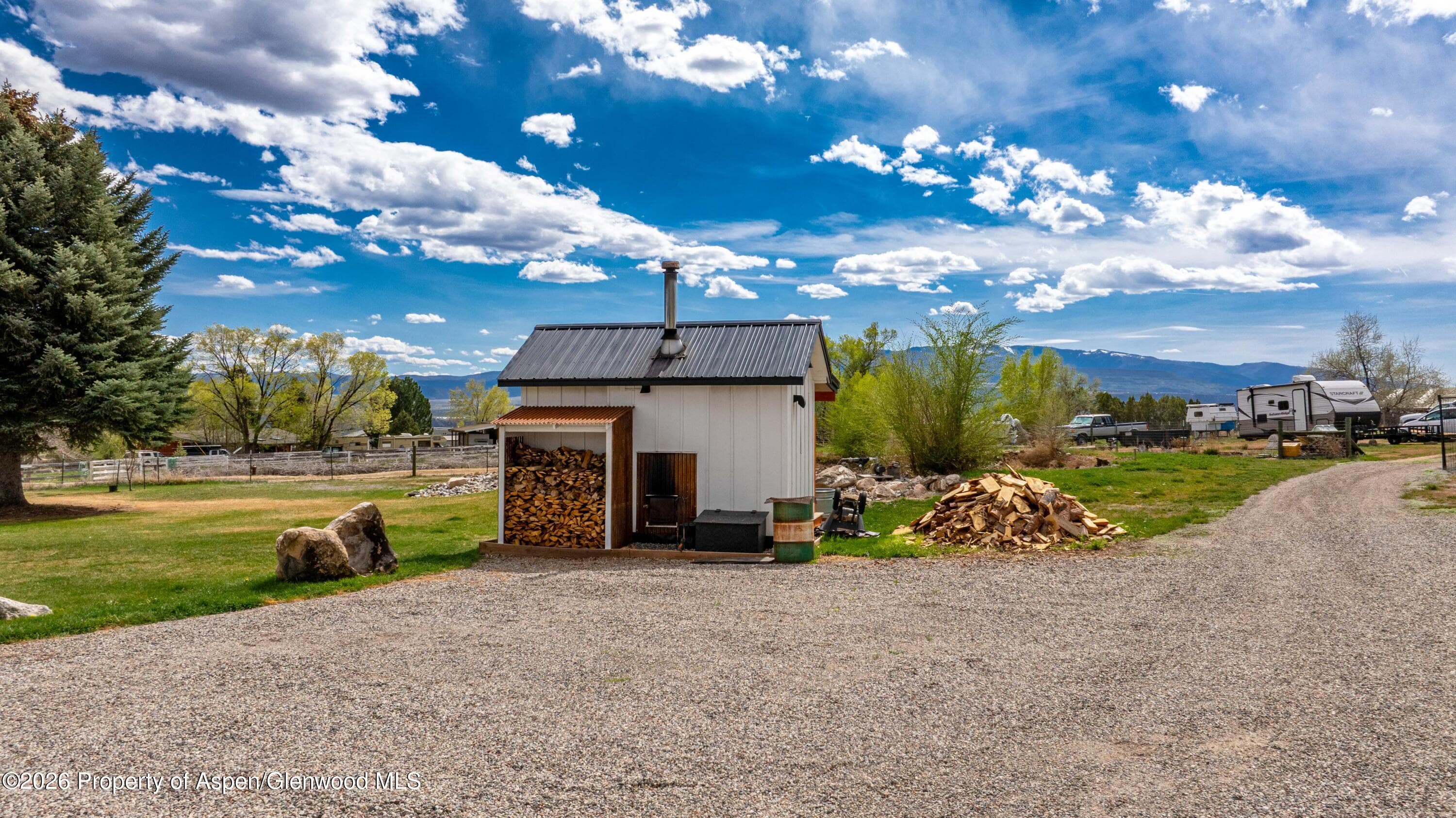 411 County Road 237, Silt, CO 81652 - Photo 9