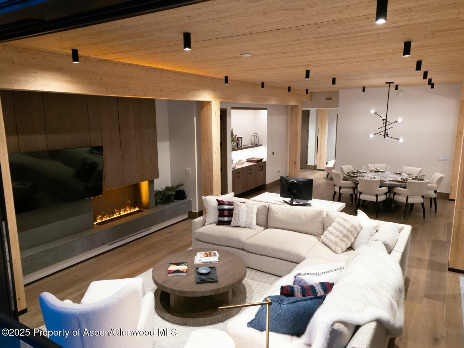 180 Wood Road 302, Snowmass Village, CO 81615 - Photo 6