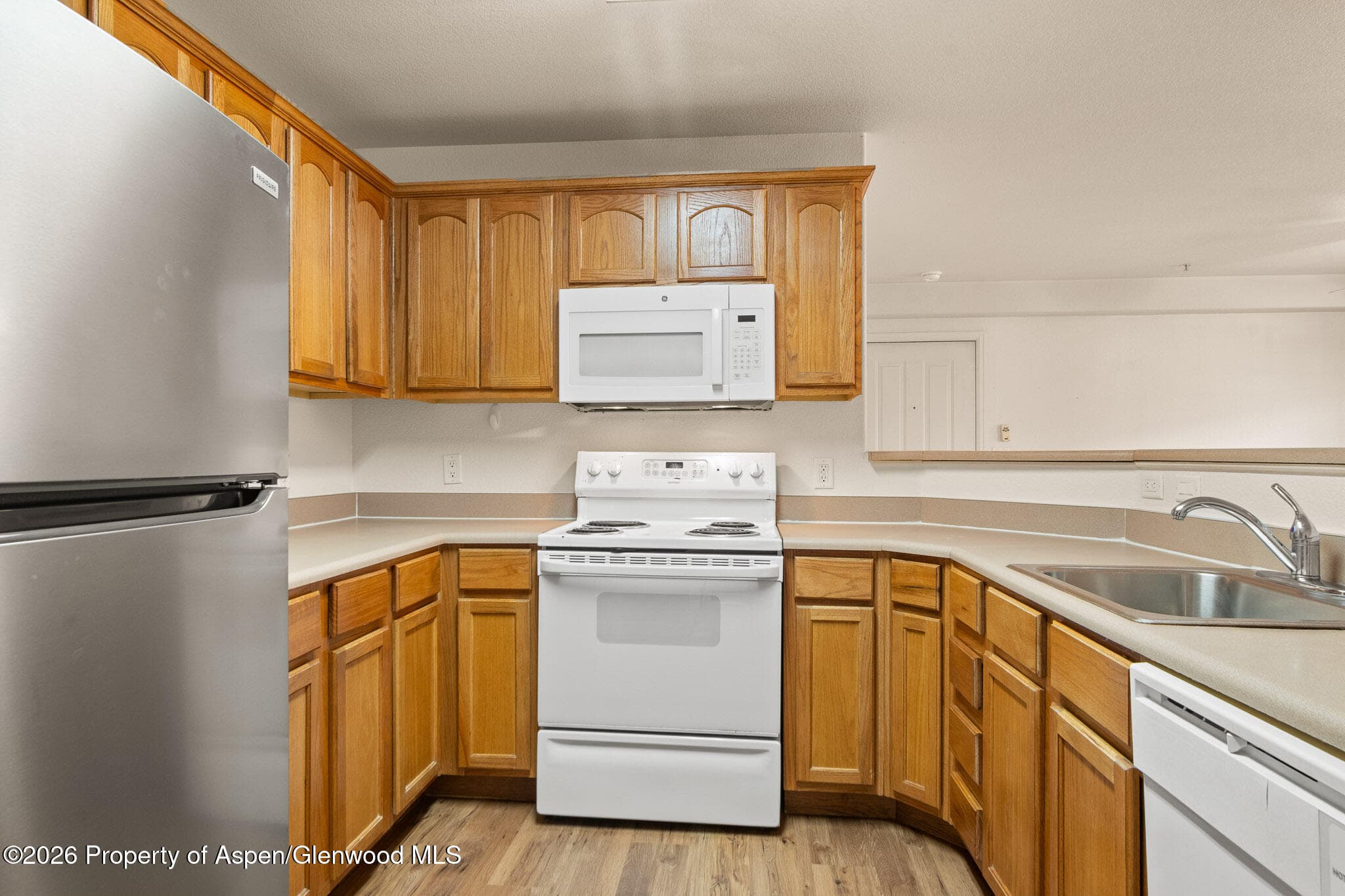 410 River View Drive 305, New Castle, CO 81647 - Photo 7