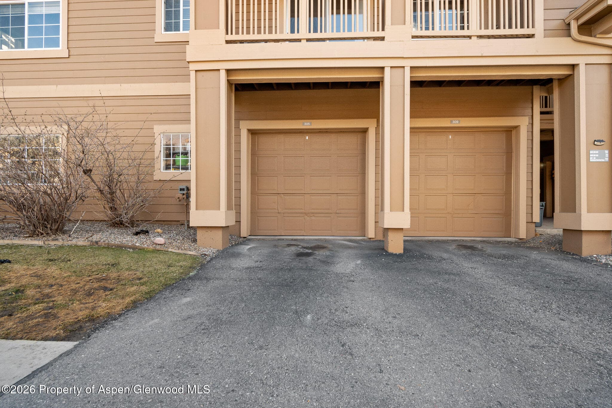 410 River View Drive 305, New Castle, CO 81647 - Photo 2