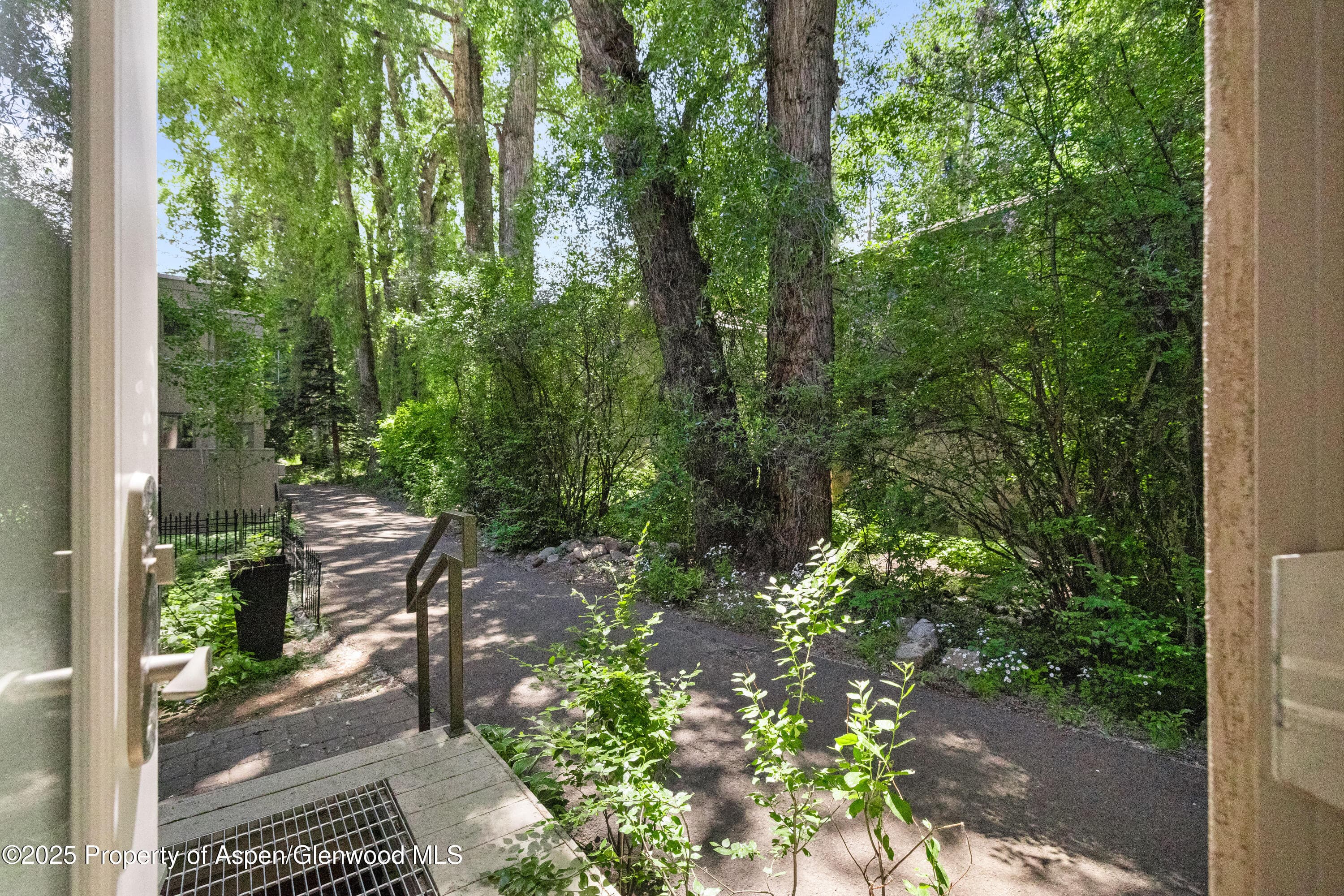 814 W Bleeker Street B2, Aspen, CO 81611 - Photo 24