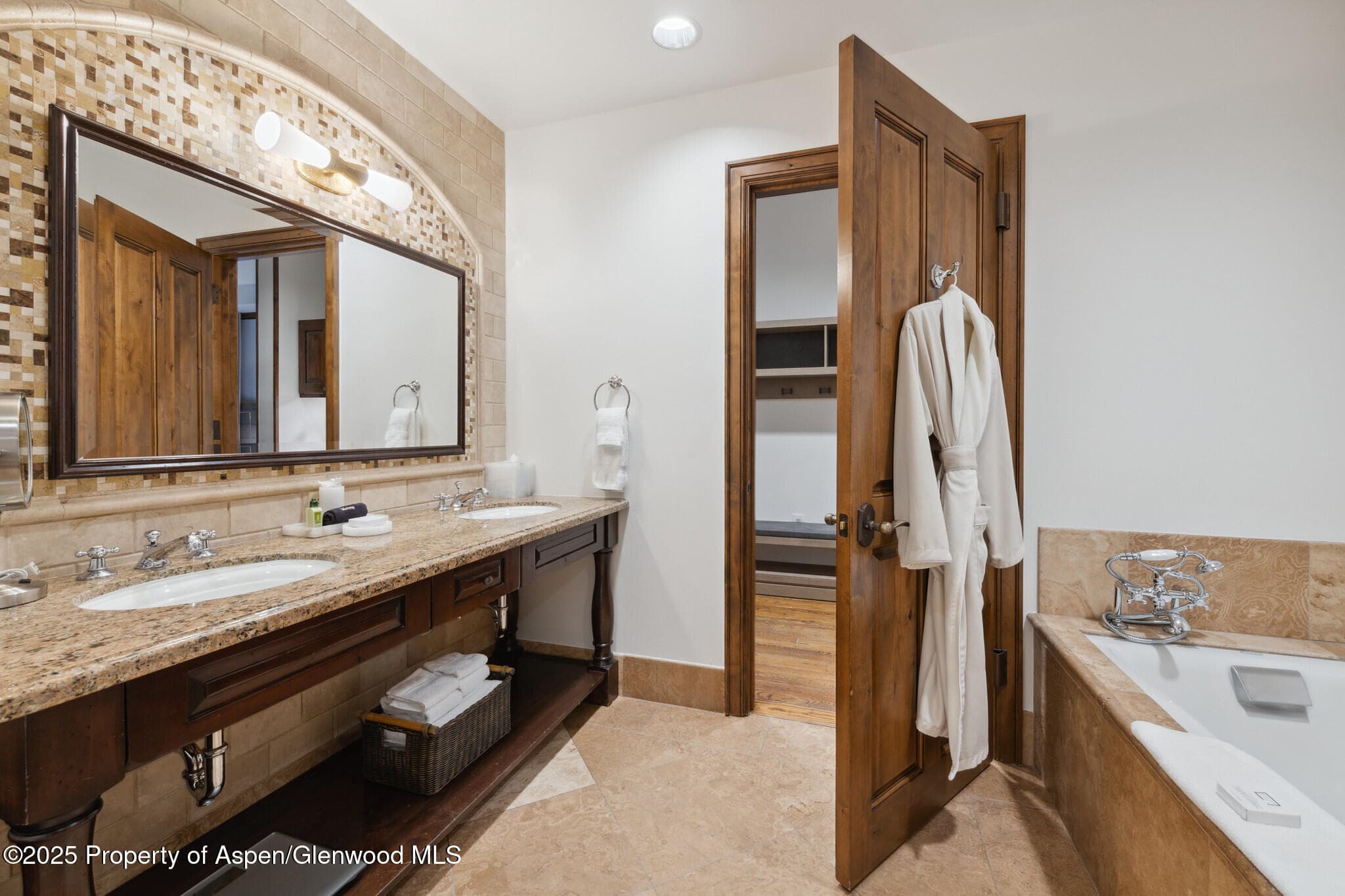 415 E Dean St., Unit 4, Week 32, Aspen, CO 81611 - Photo 18