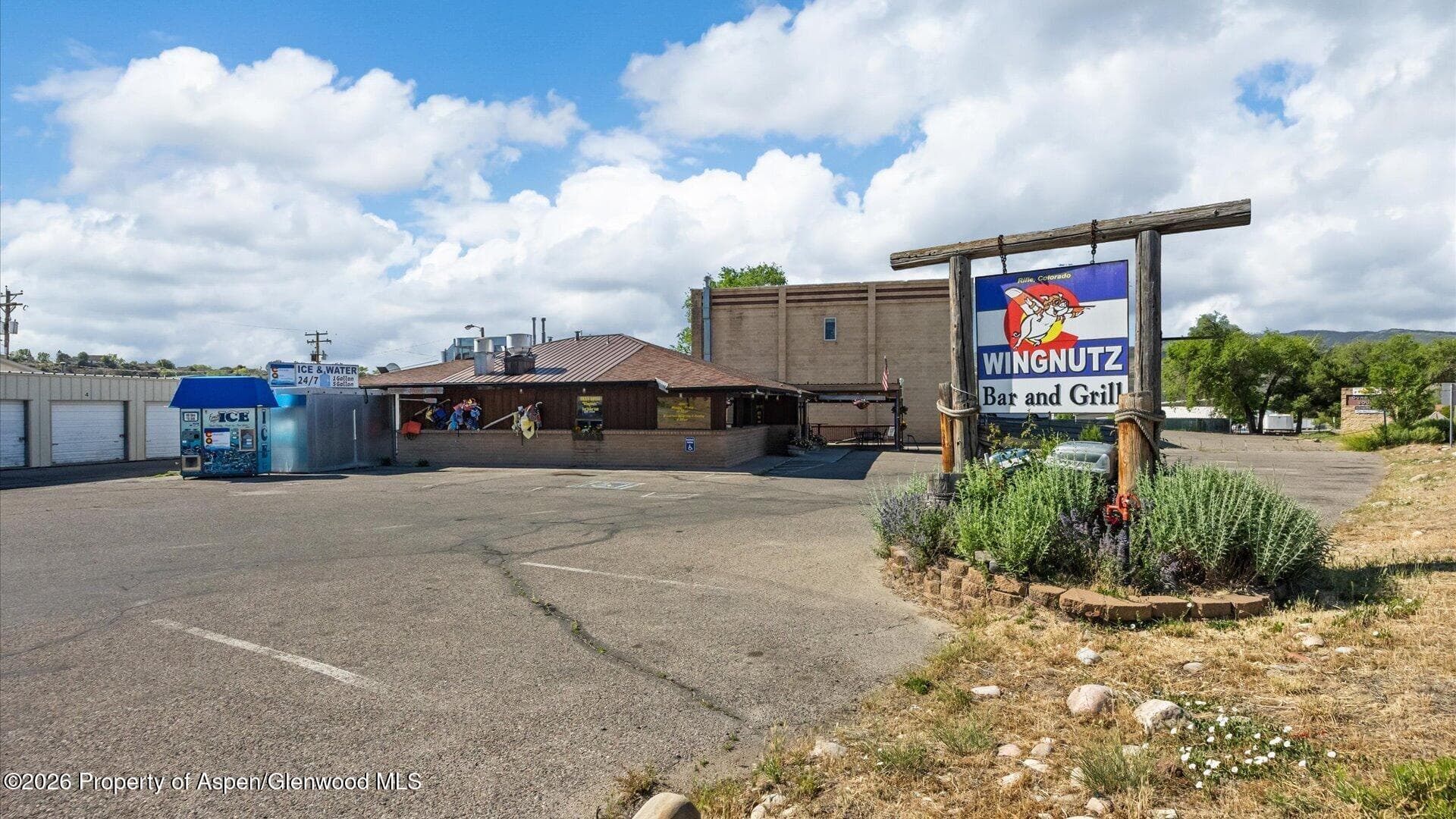 Tbd Wingnutz Bar & Grill, Rifle, CO 81650 - Photo 2