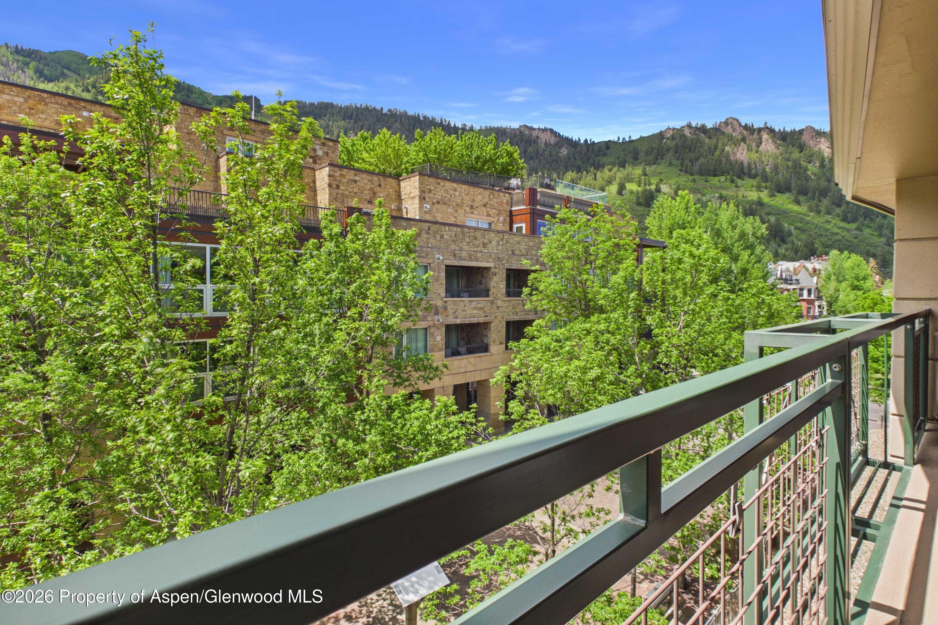 555 E Durant Avenue 4-E, Aspen, CO 81611 - Photo 2