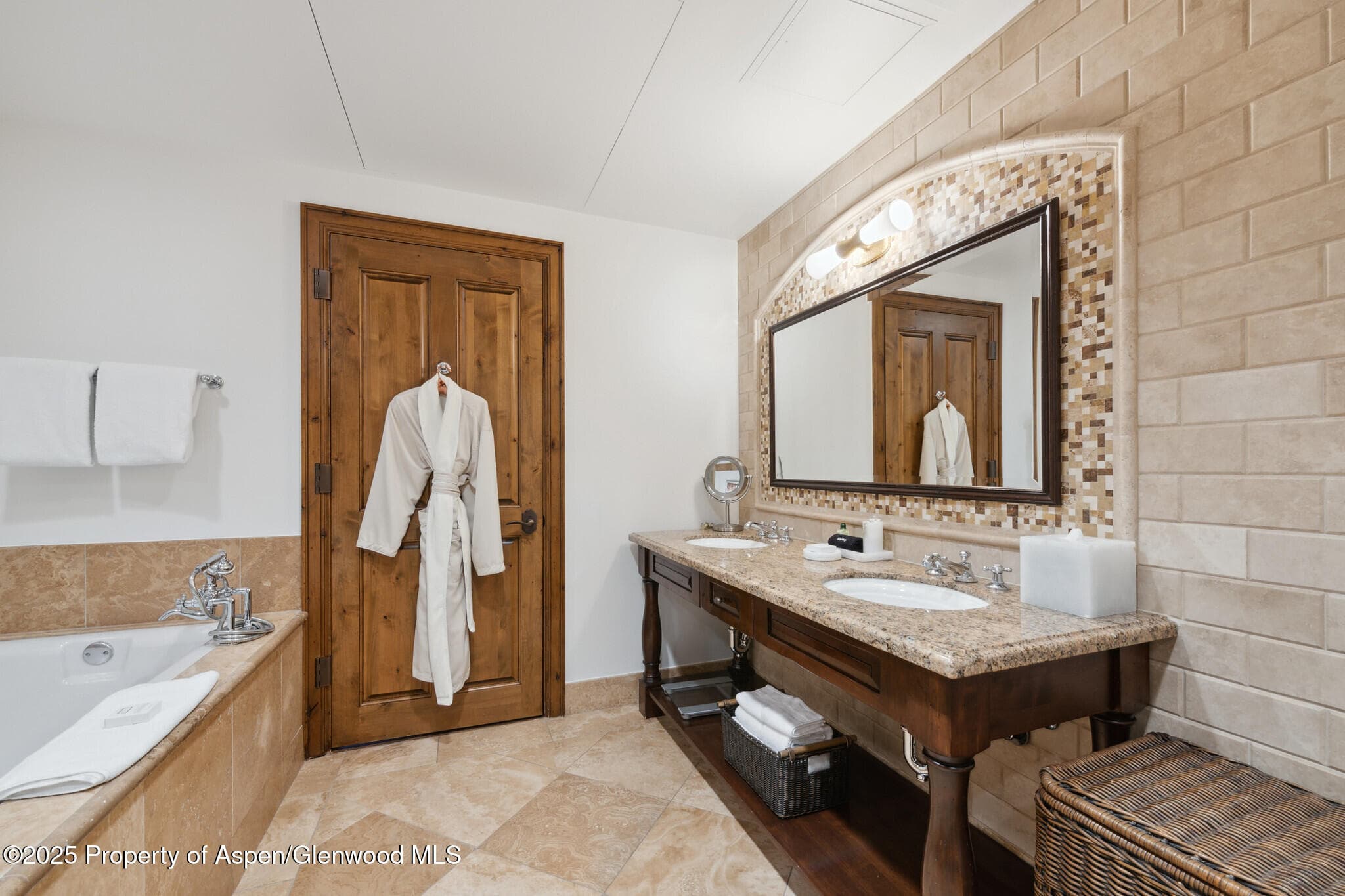 415 E Dean St., #25, Week 6, Aspen, CO 81611 - Photo 21
