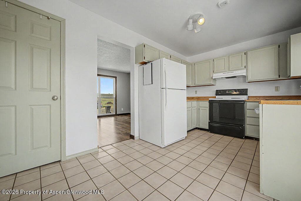 3851 W 6th Street, Craig, CO 81625 - Photo 4