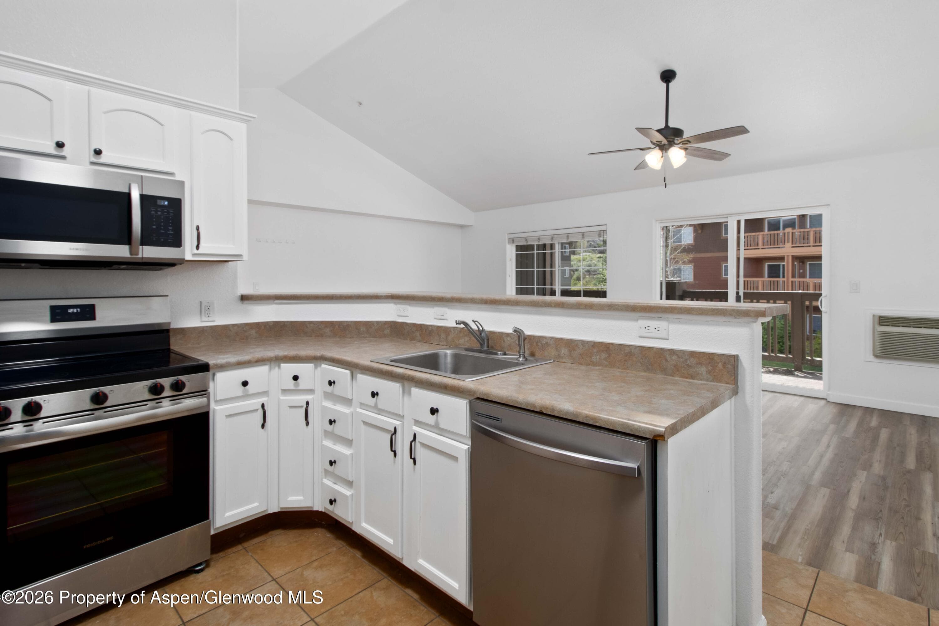 571 River View Drive 1207, New Castle, CO 81647 - Photo 6