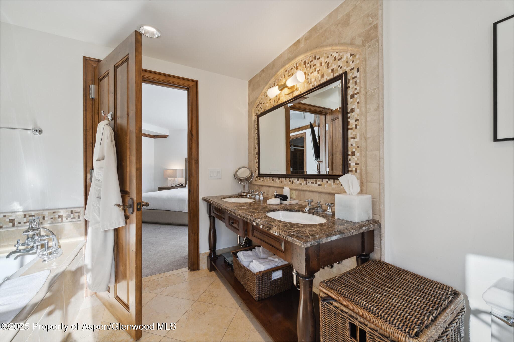 415 E Dean St, #47, Weeks 51/52, Aspen, CO 81611 - Photo 18