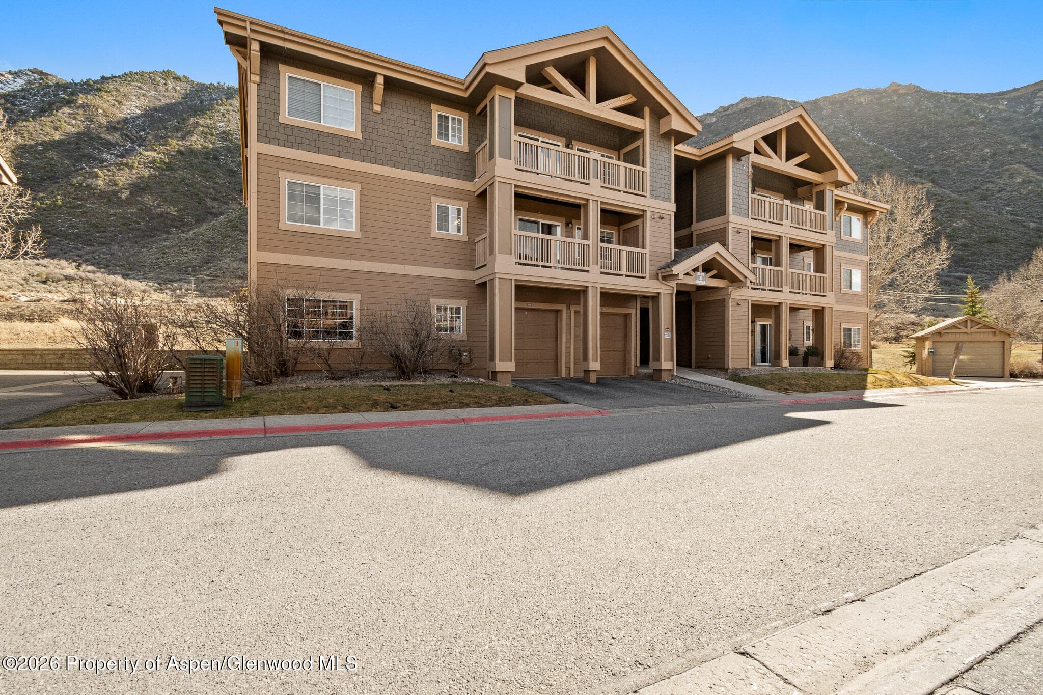 410 River View Drive 305, New Castle, CO 81647 - Photo 2