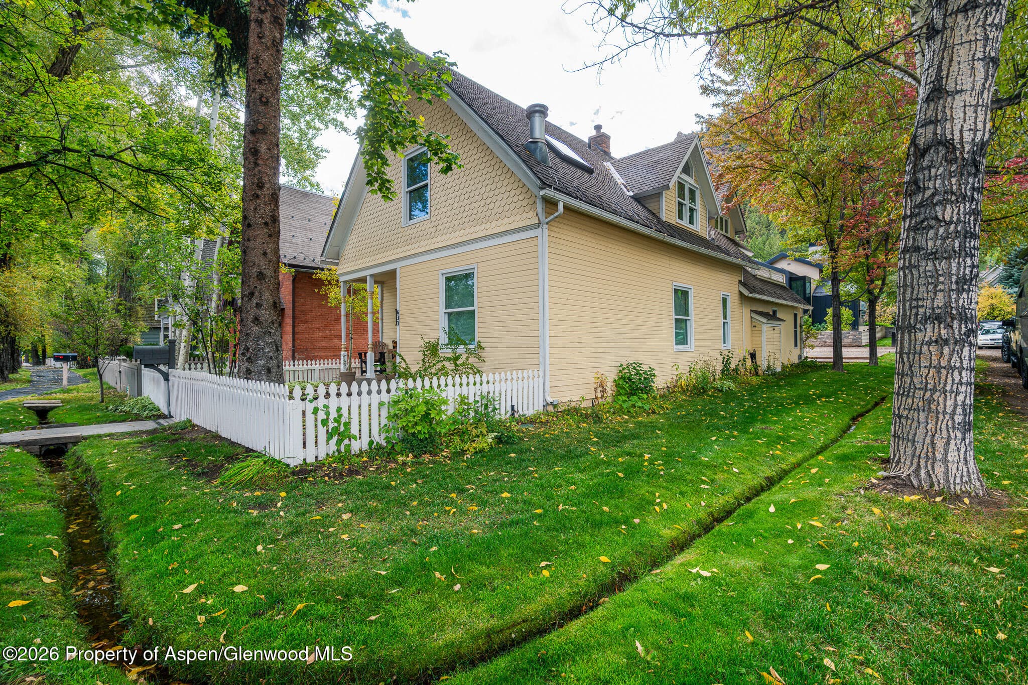 633 W Main Street, Aspen, CO 81611 - Photo 43